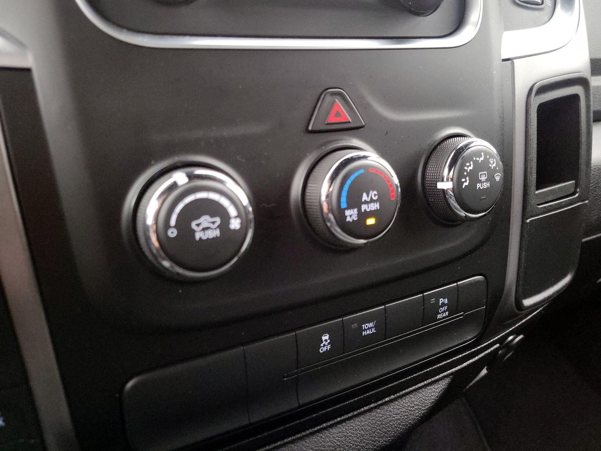 Thumbnail: 2022 RAM 1500 Classic - 16