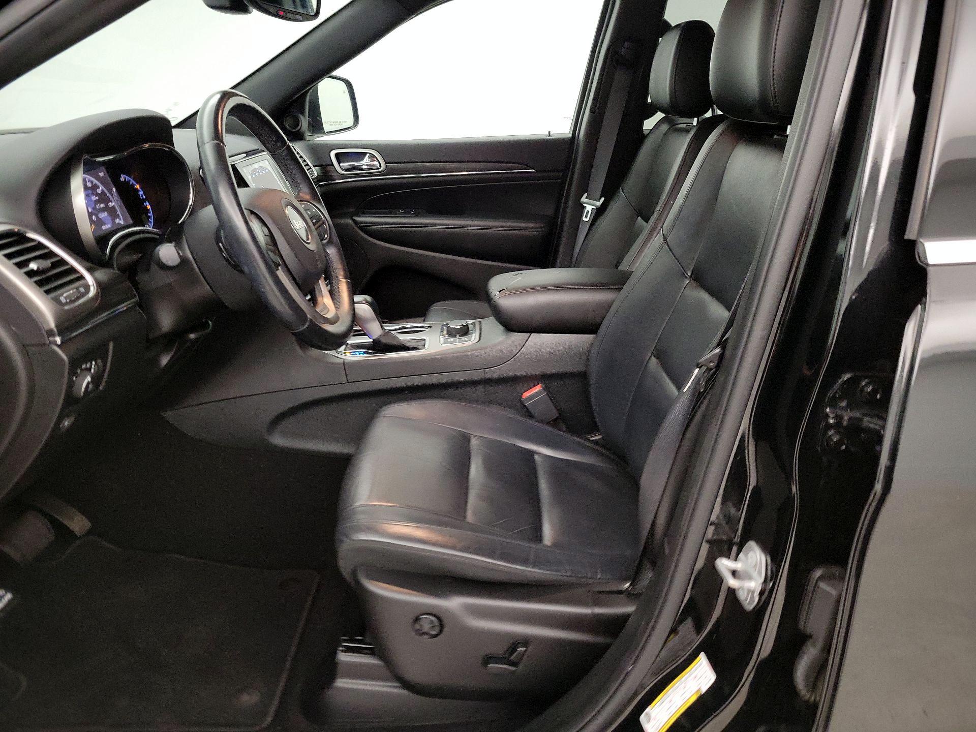 Thumbnail: 2020 Jeep Grand Cherokee - 11