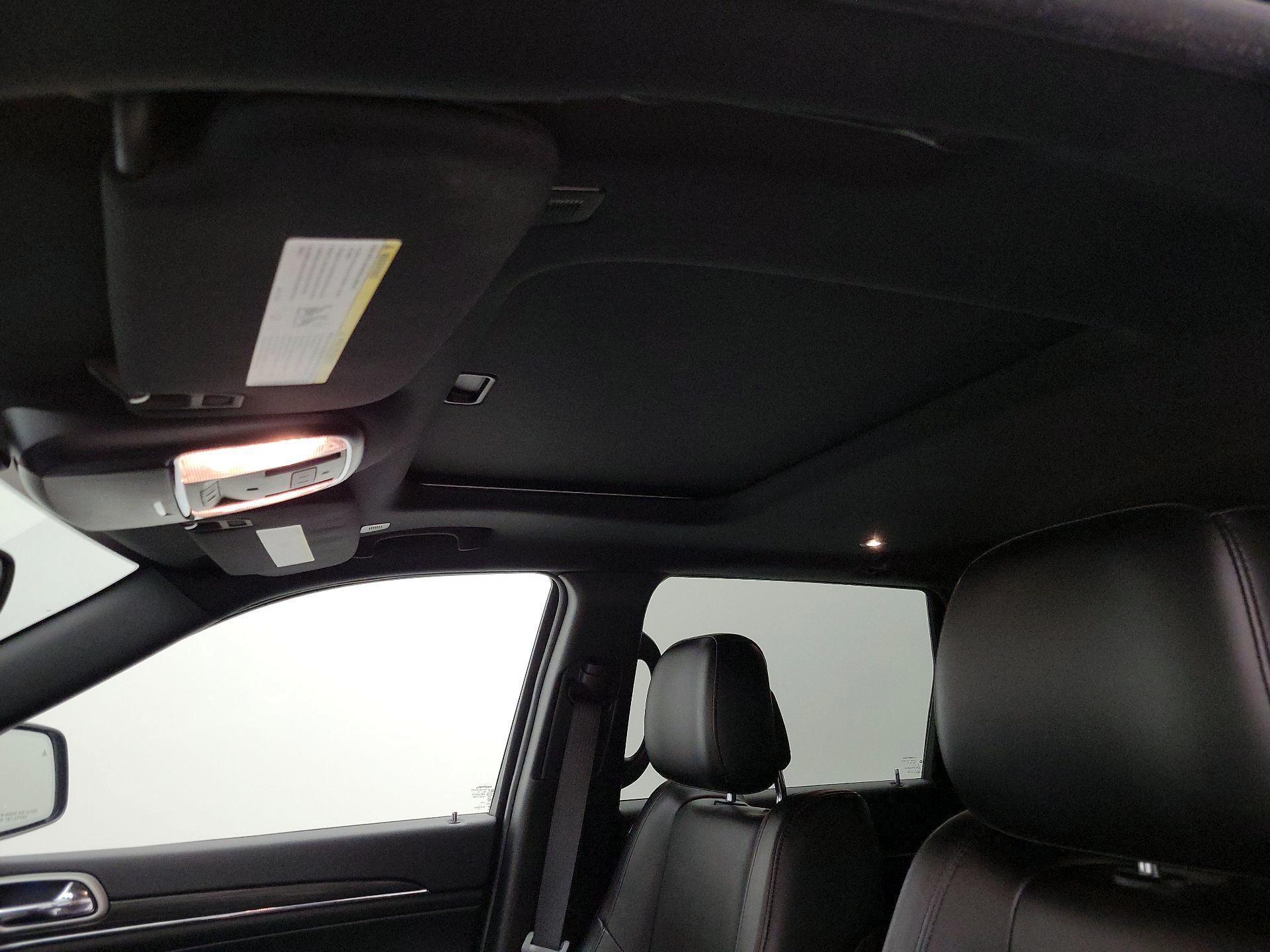 Thumbnail: 2020 Jeep Grand Cherokee - 19