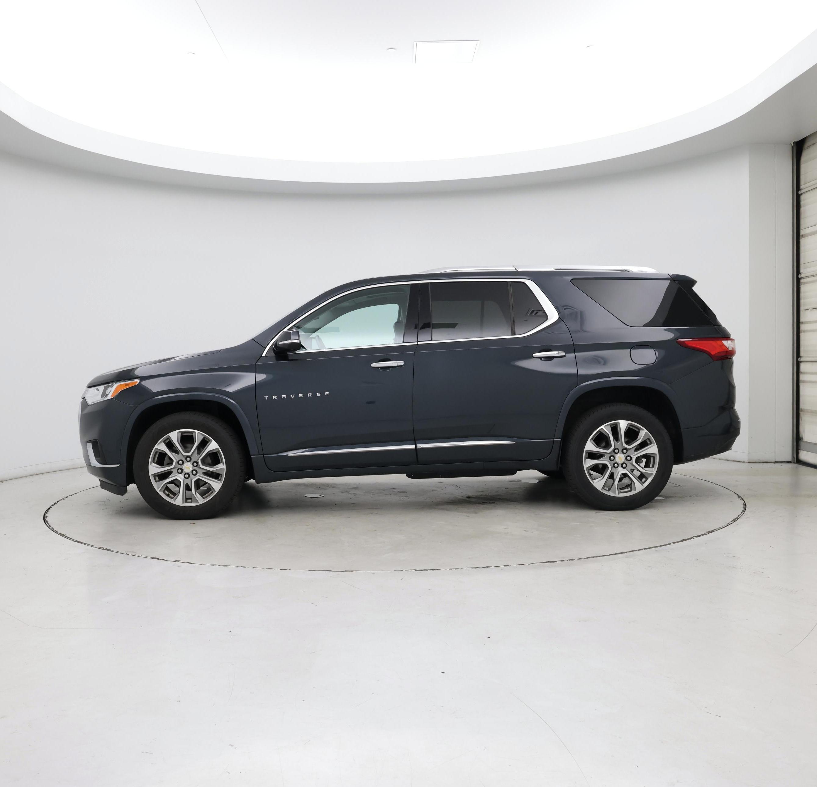 Thumbnail: 2020 Chevrolet Traverse - 3