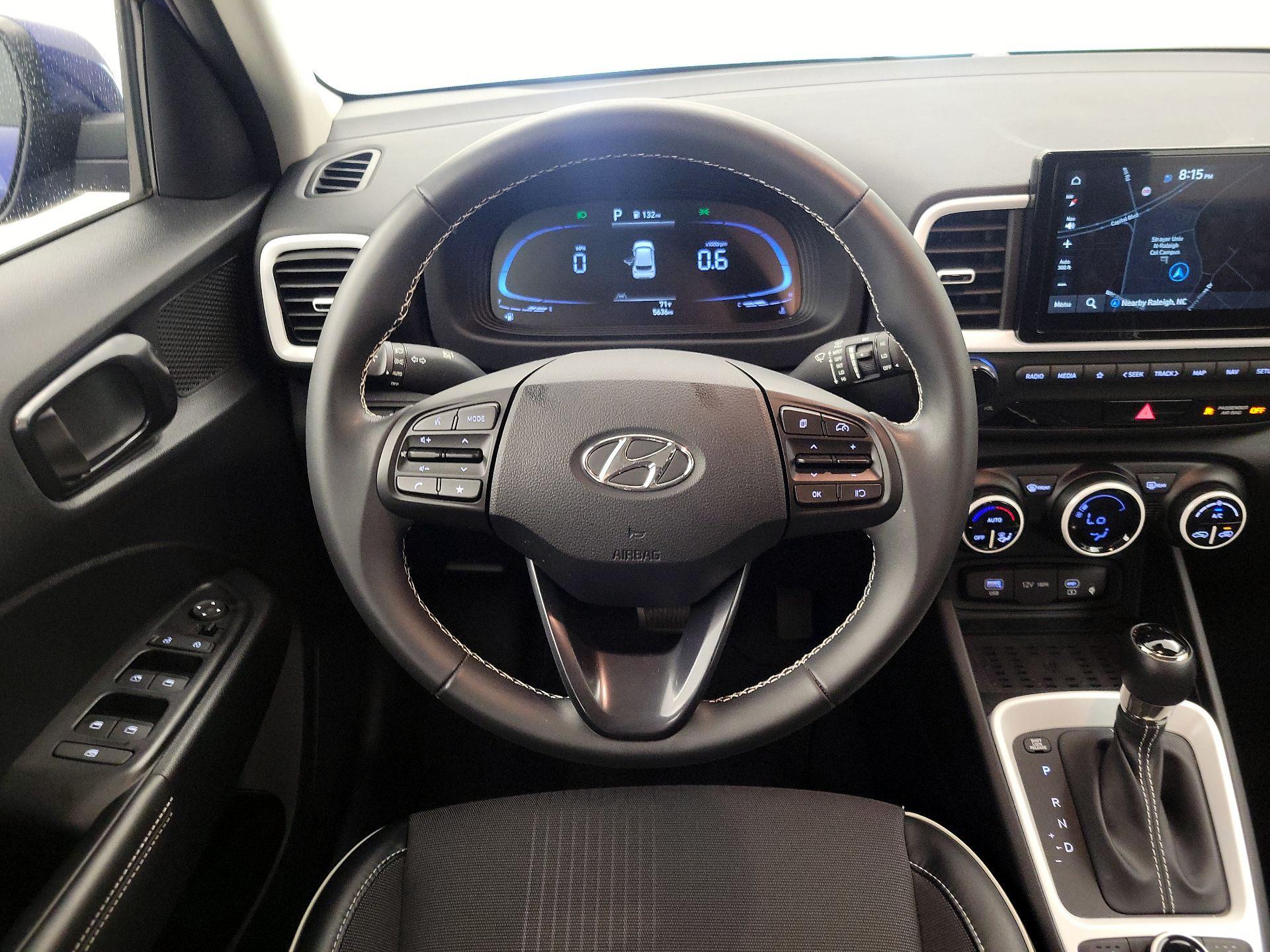 Thumbnail: 2023 Hyundai Venue - 10