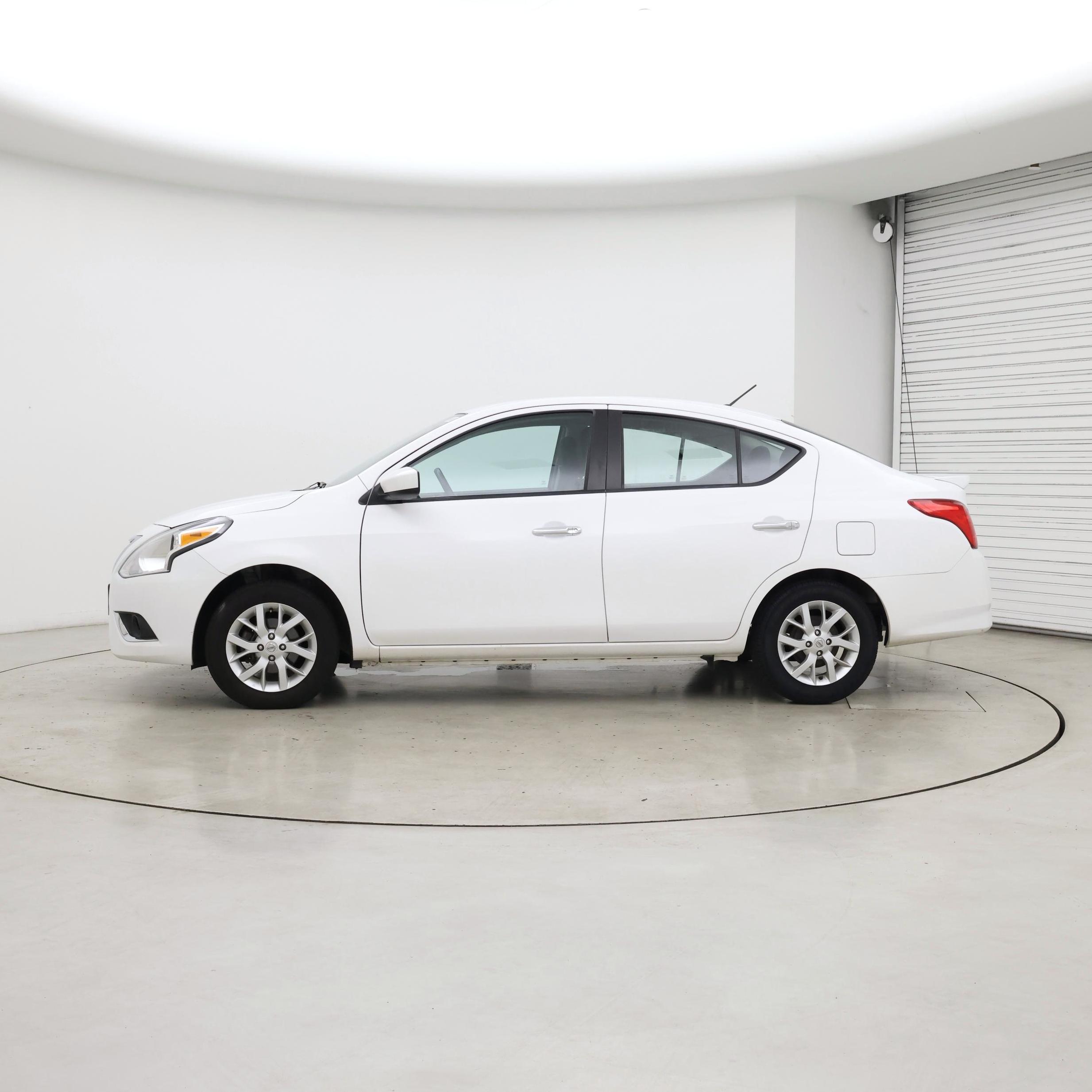 Thumbnail: 2018 Nissan Versa - 3