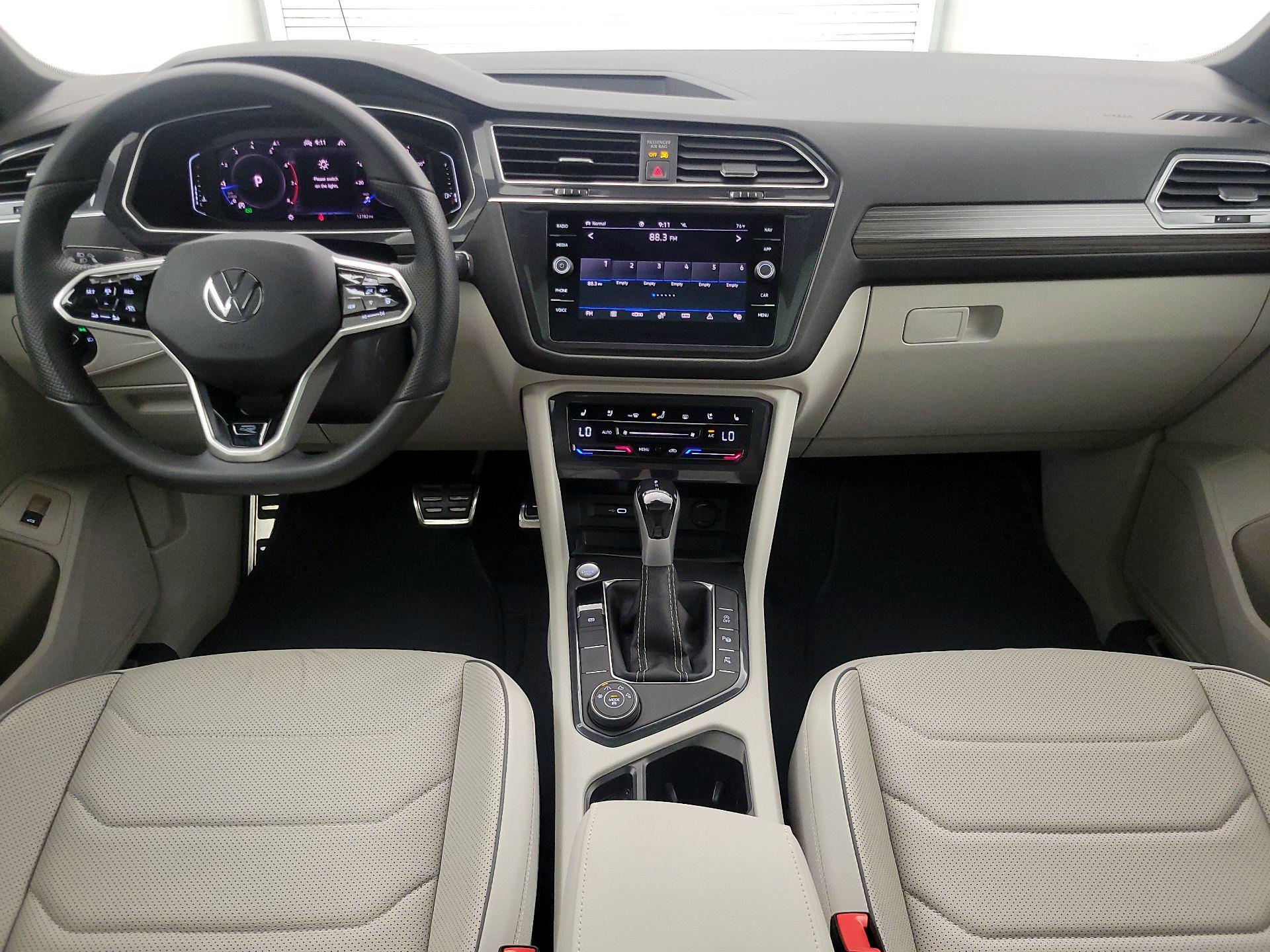 Thumbnail: 2023 Volkswagen Tiguan - 9