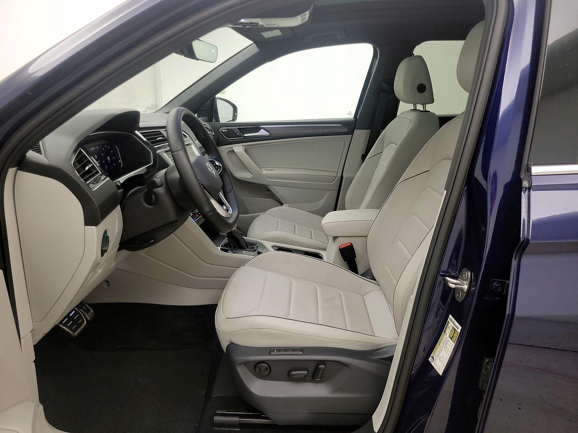 Thumbnail: 2023 Volkswagen Tiguan - 11