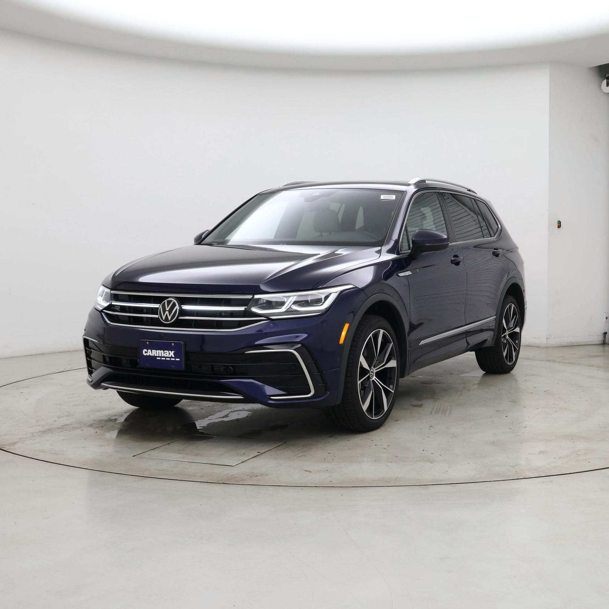 Thumbnail: 2023 Volkswagen Tiguan - 4