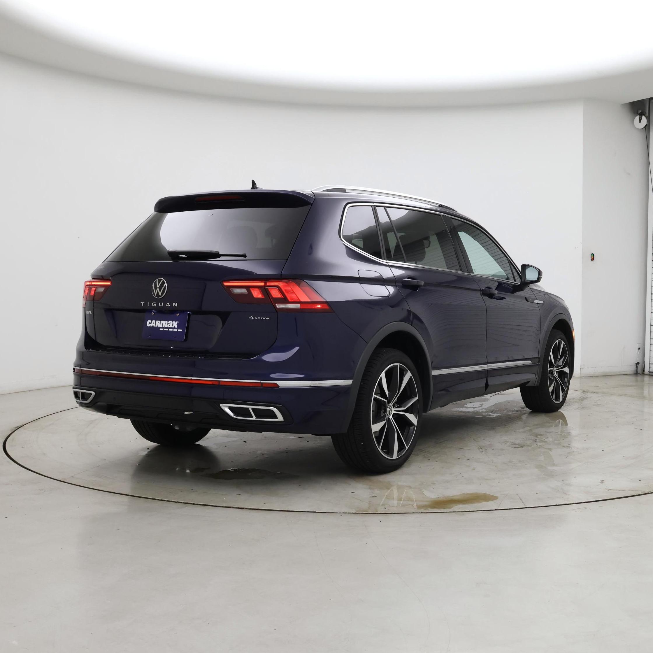 Thumbnail: 2023 Volkswagen Tiguan - 8