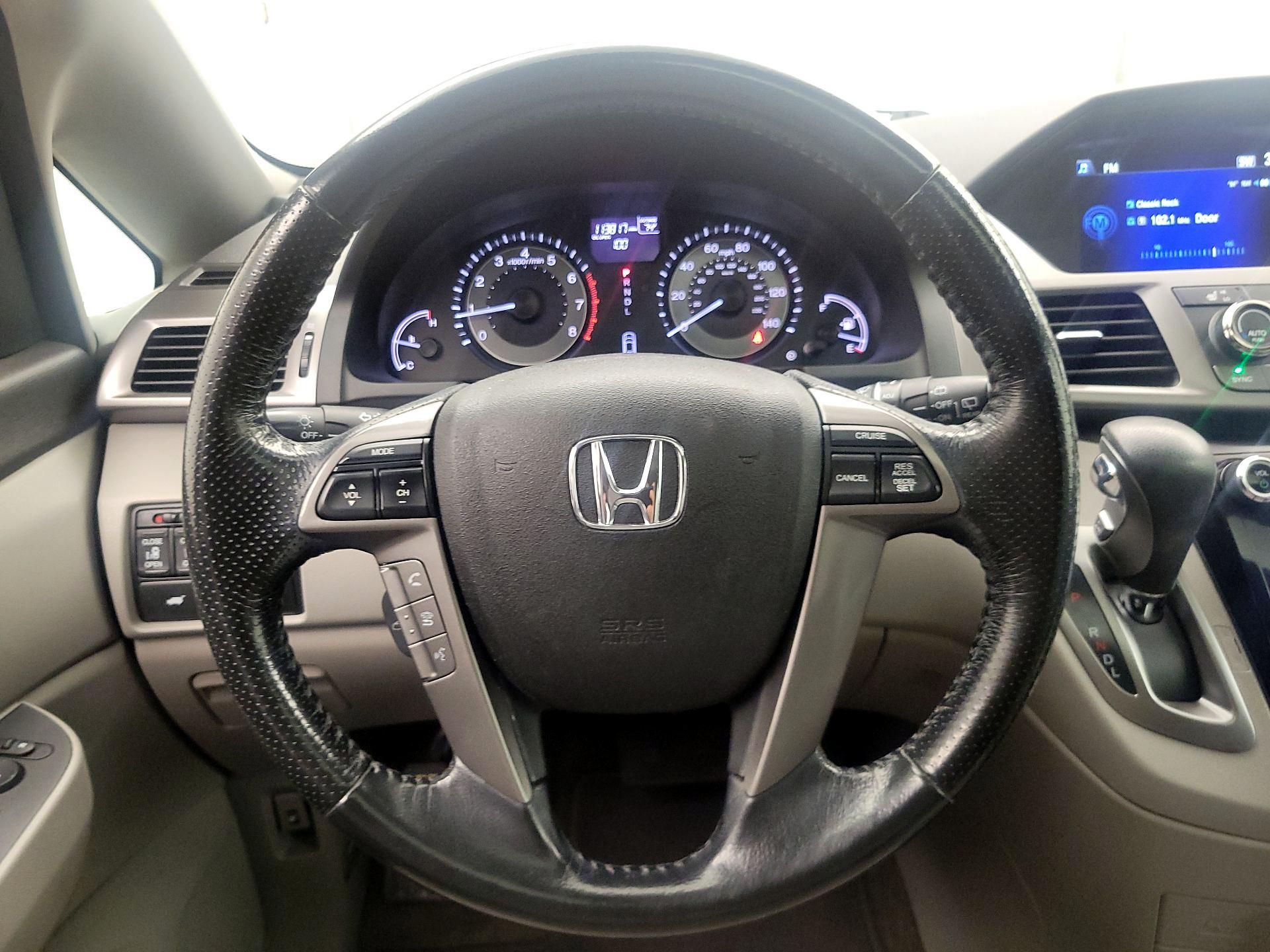 Thumbnail: 2016 Honda Odyssey - 10