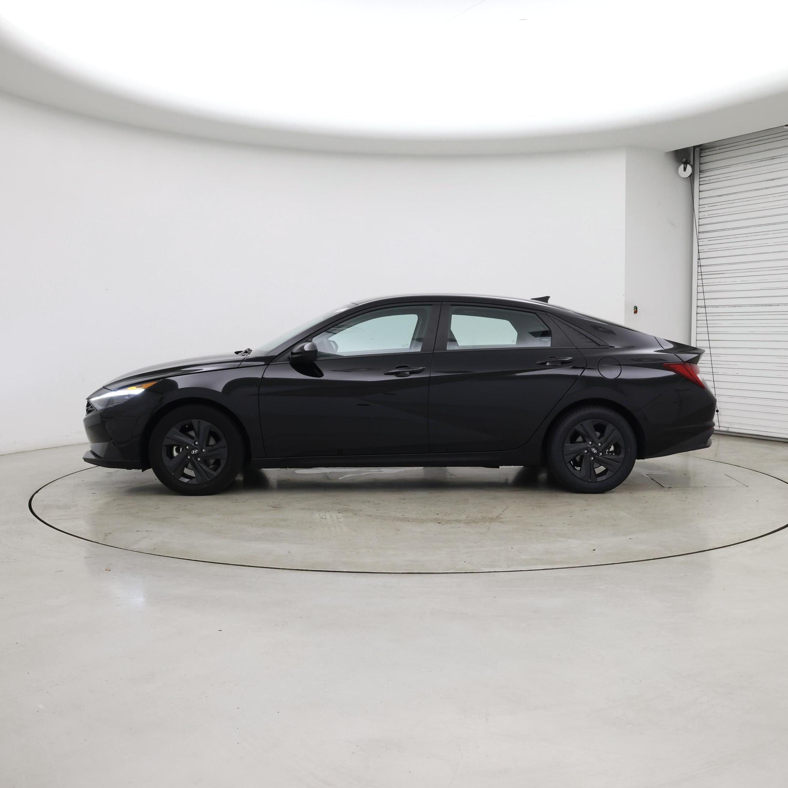 Thumbnail: 2023 Hyundai Elantra - 3