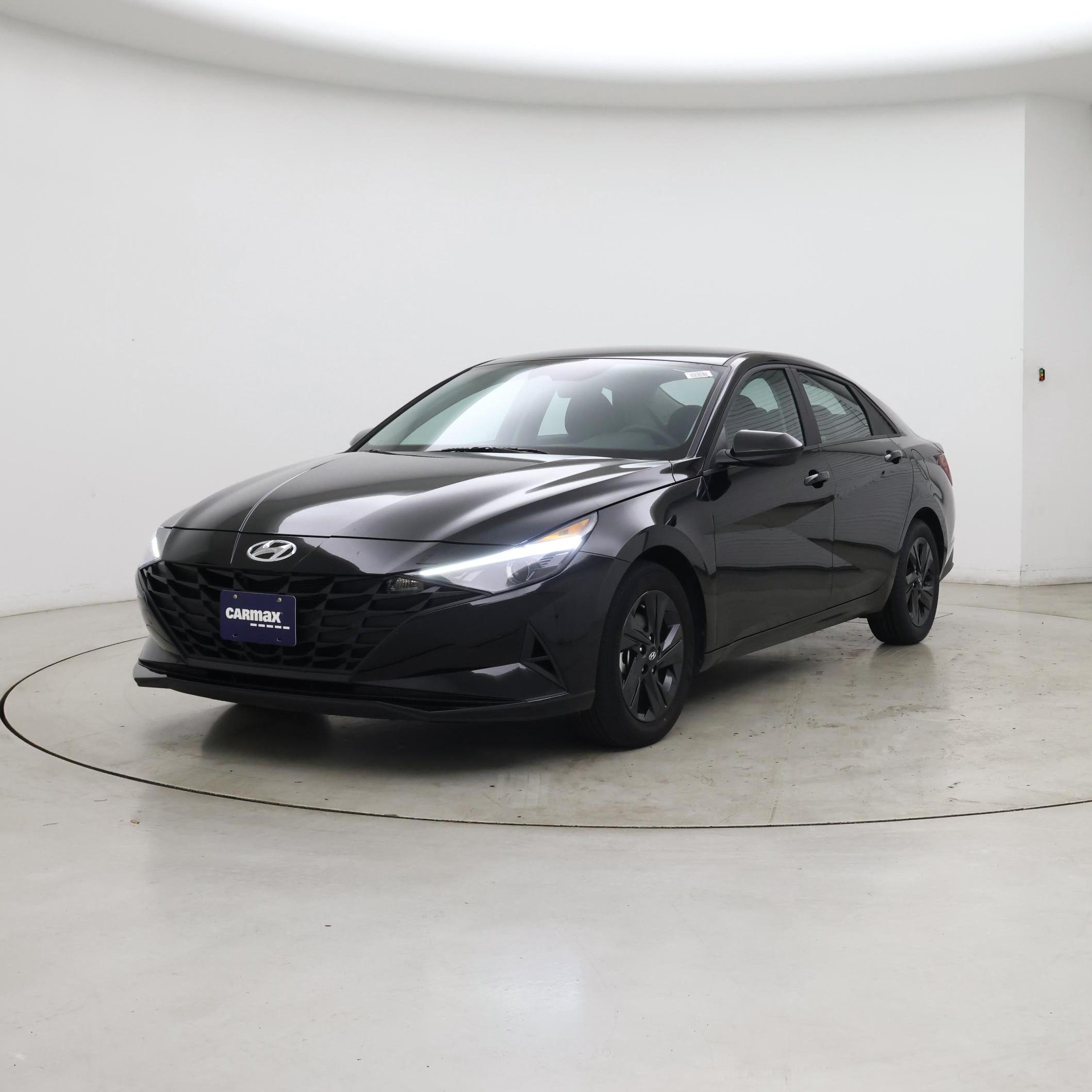 Thumbnail: 2023 Hyundai Elantra - 4