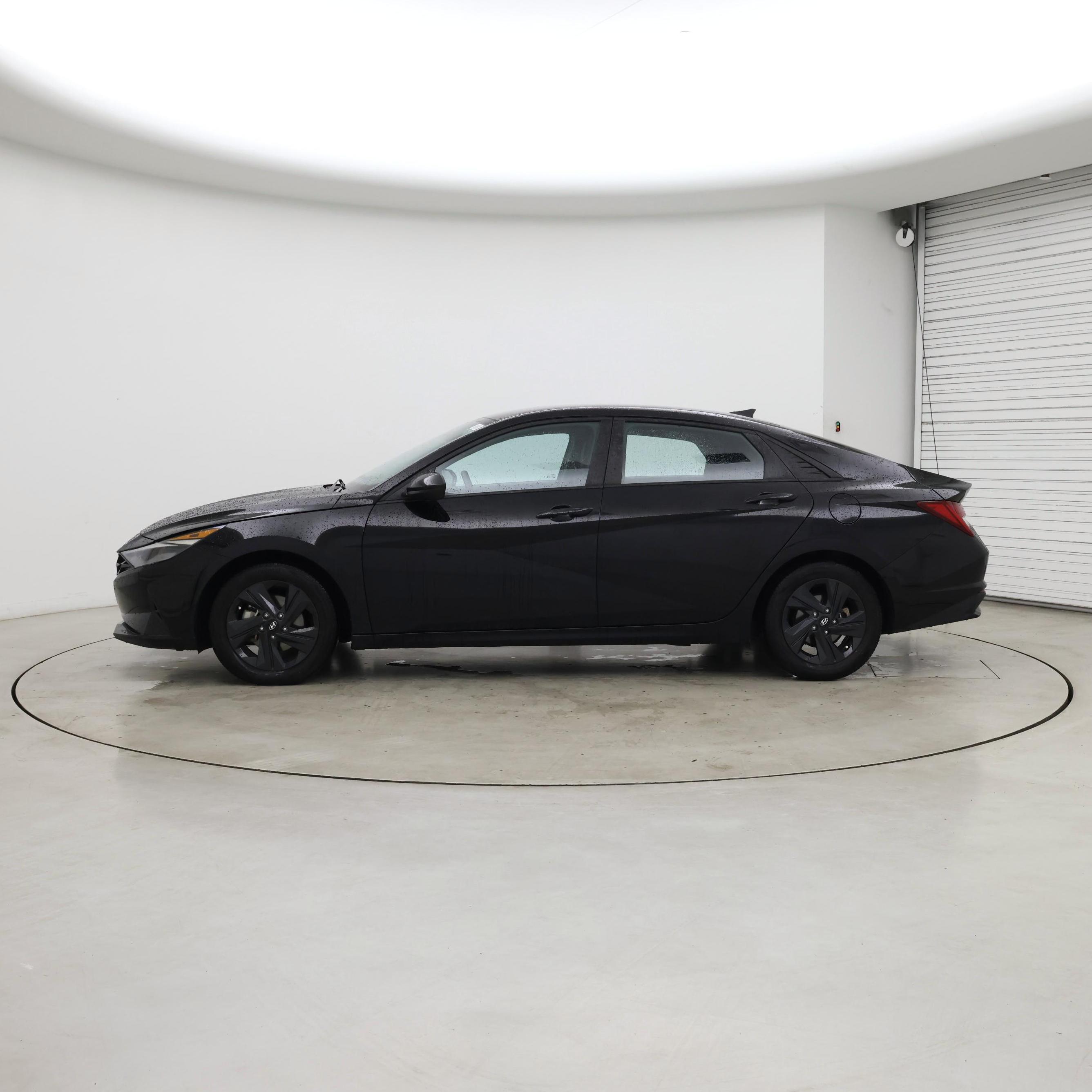 Thumbnail: 2022 Hyundai Elantra - 3