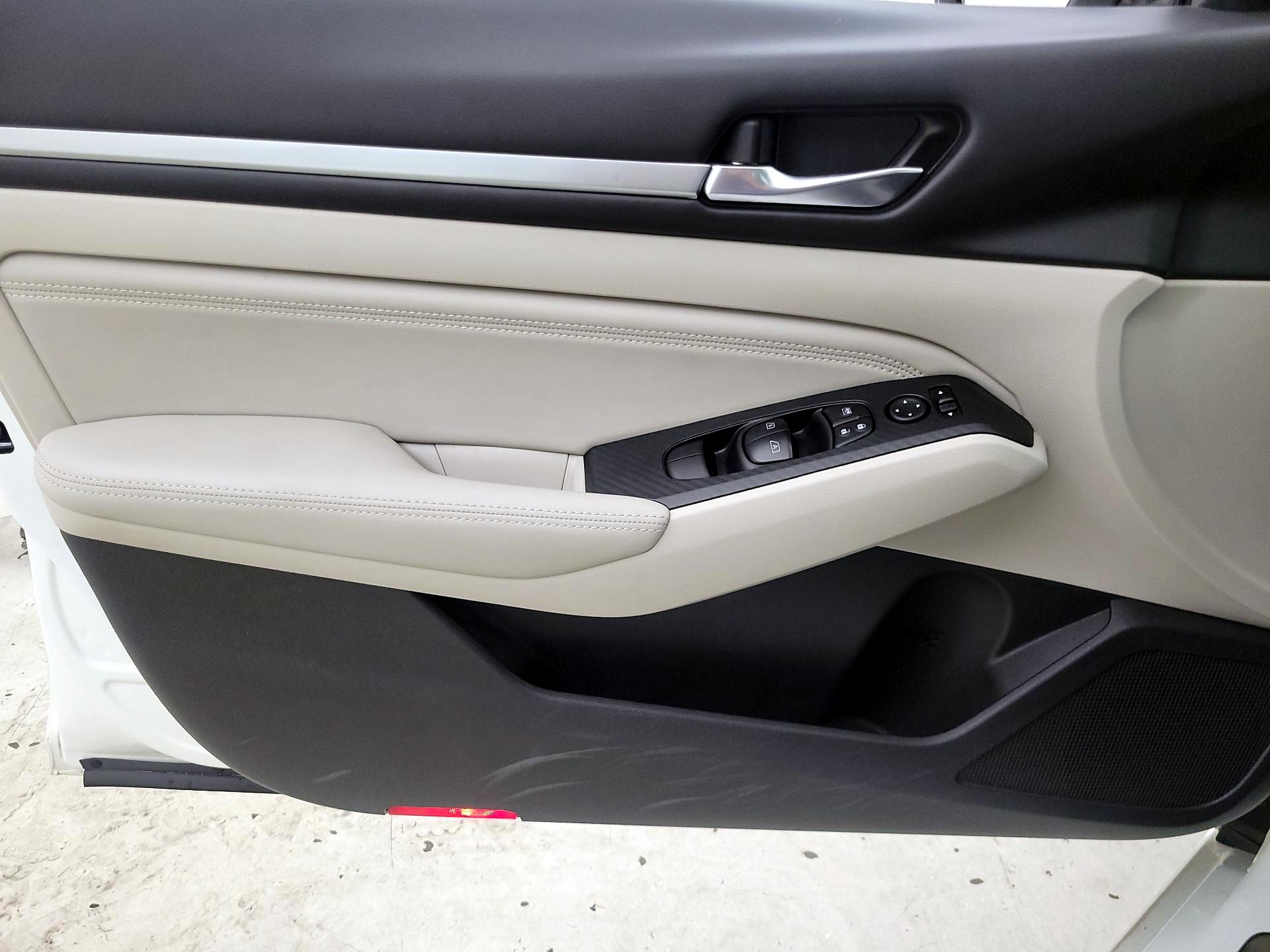 Thumbnail: 2019 Nissan Altima - 12