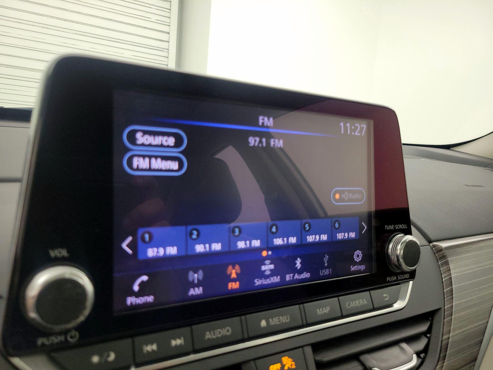 Thumbnail: 2019 Nissan Altima - 16