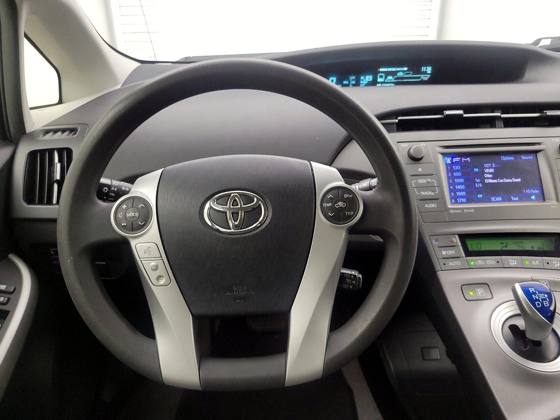 Thumbnail: 2014 Toyota Prius - 10