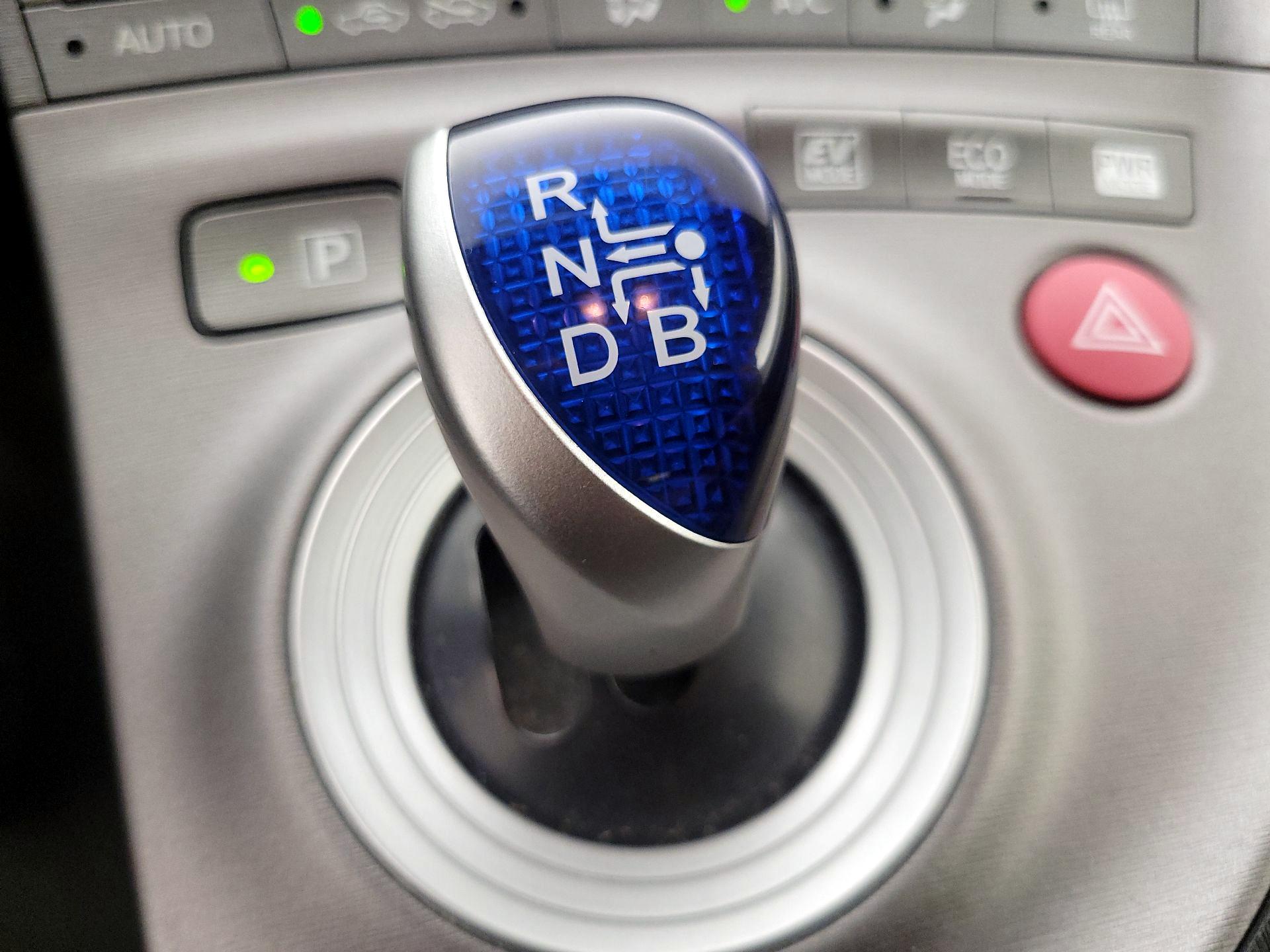 Thumbnail: 2014 Toyota Prius - 17