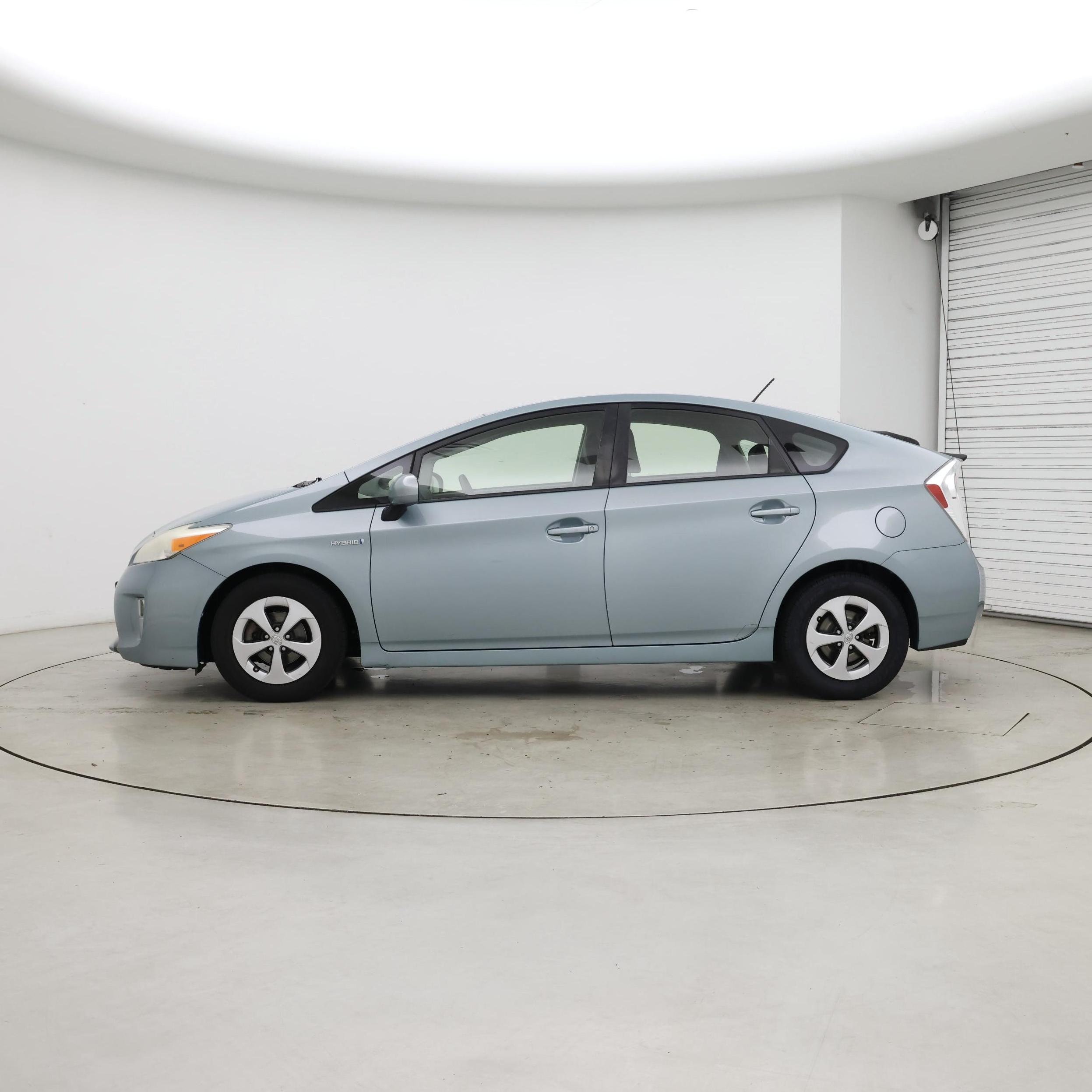 Thumbnail: 2014 Toyota Prius - 3