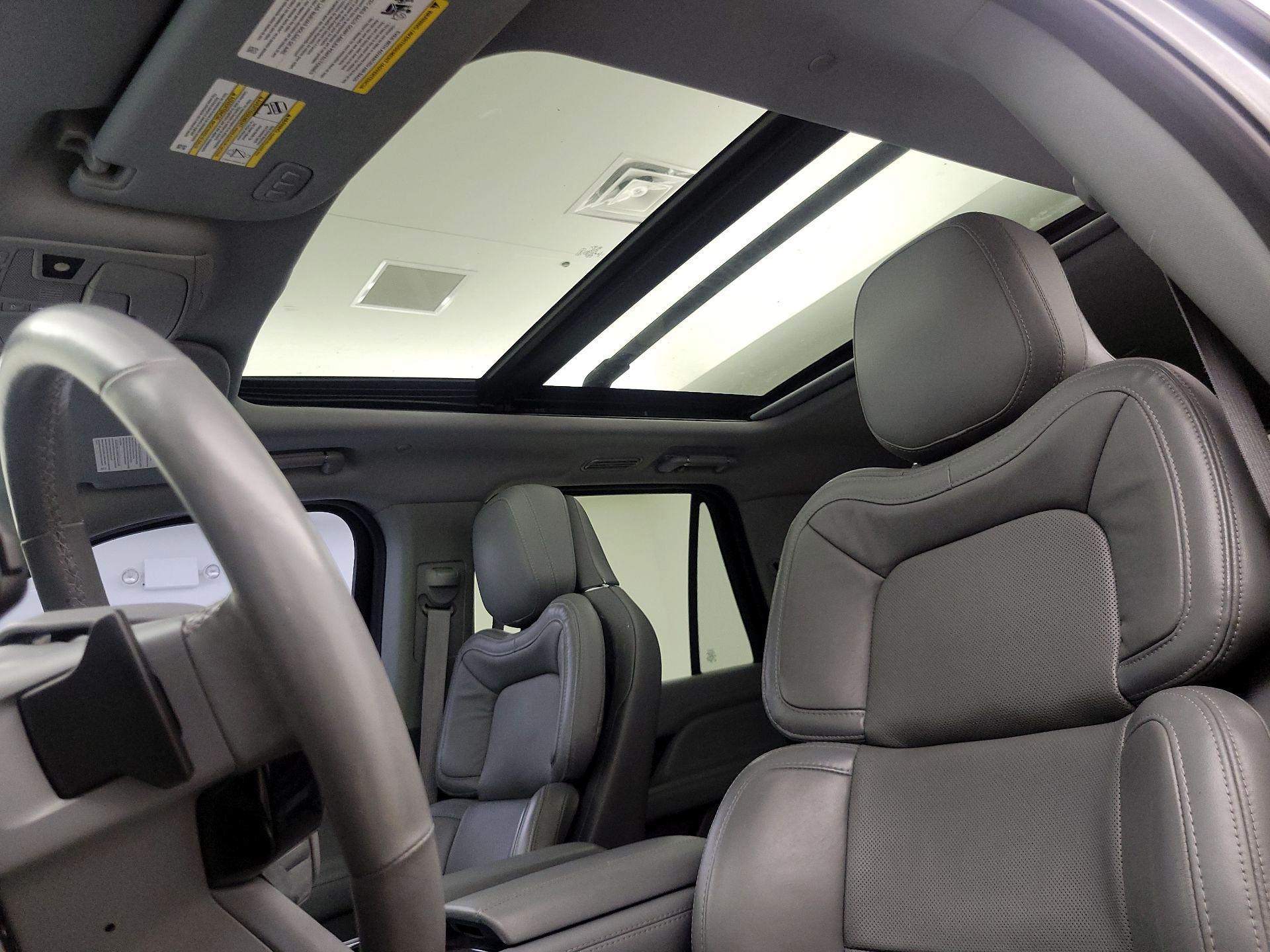 Thumbnail: 2021 Lincoln Navigator L - 20