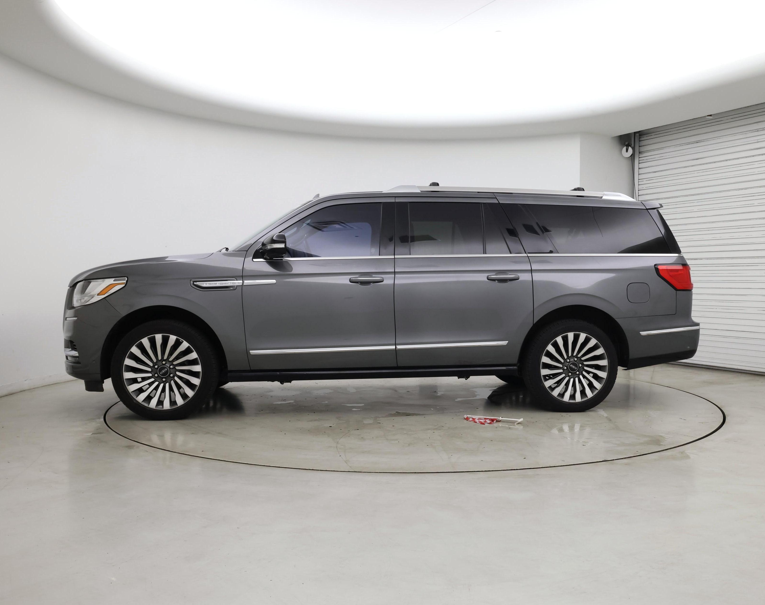 Thumbnail: 2021 Lincoln Navigator L - 3