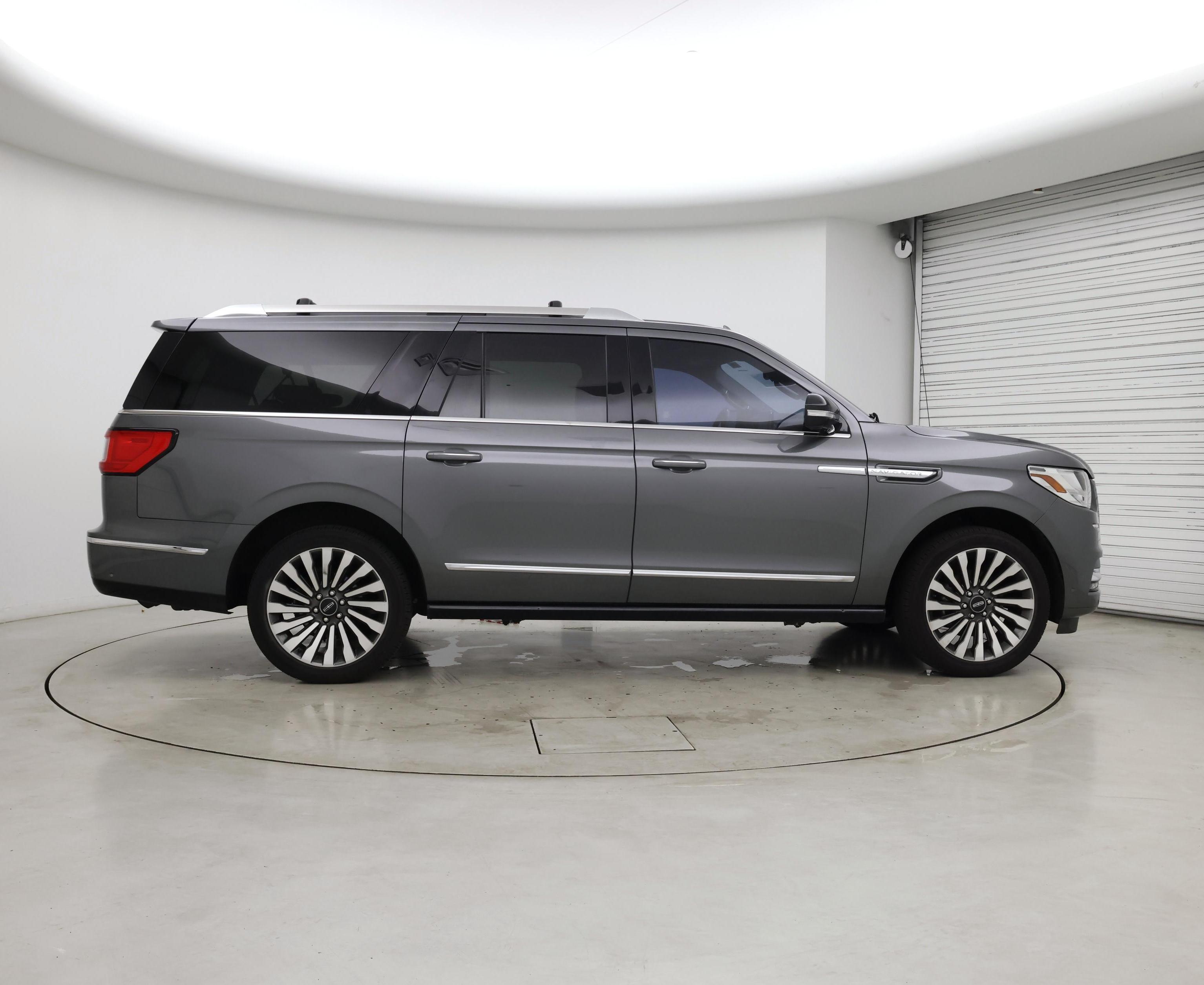 Thumbnail: 2021 Lincoln Navigator L - 7