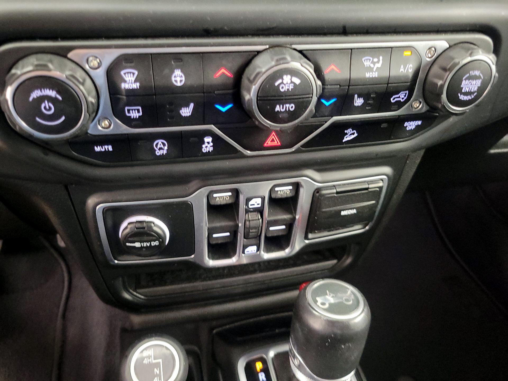 Thumbnail: 2018 Jeep Wrangler - 17