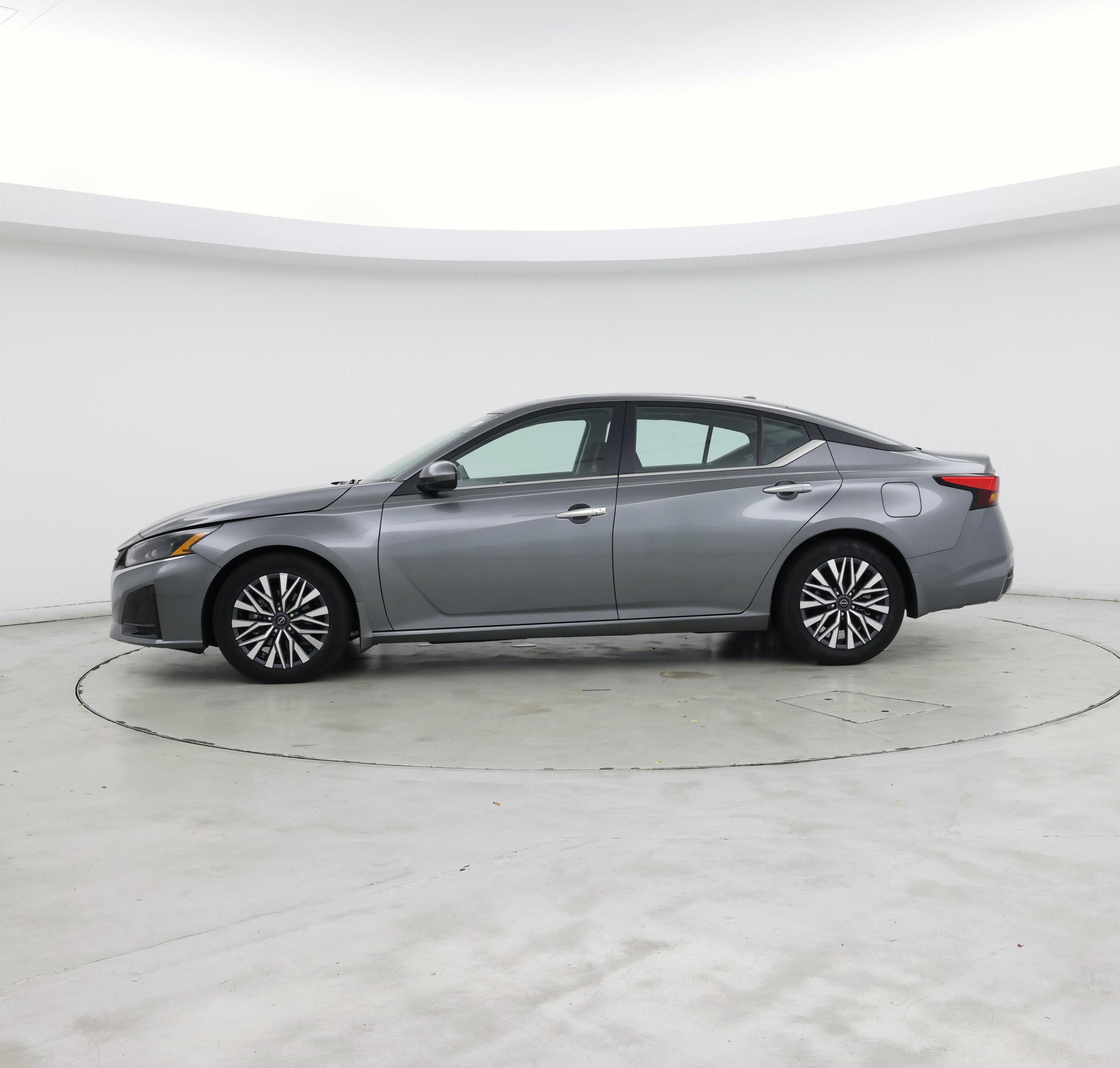 Thumbnail: 2023 Nissan Altima - 3