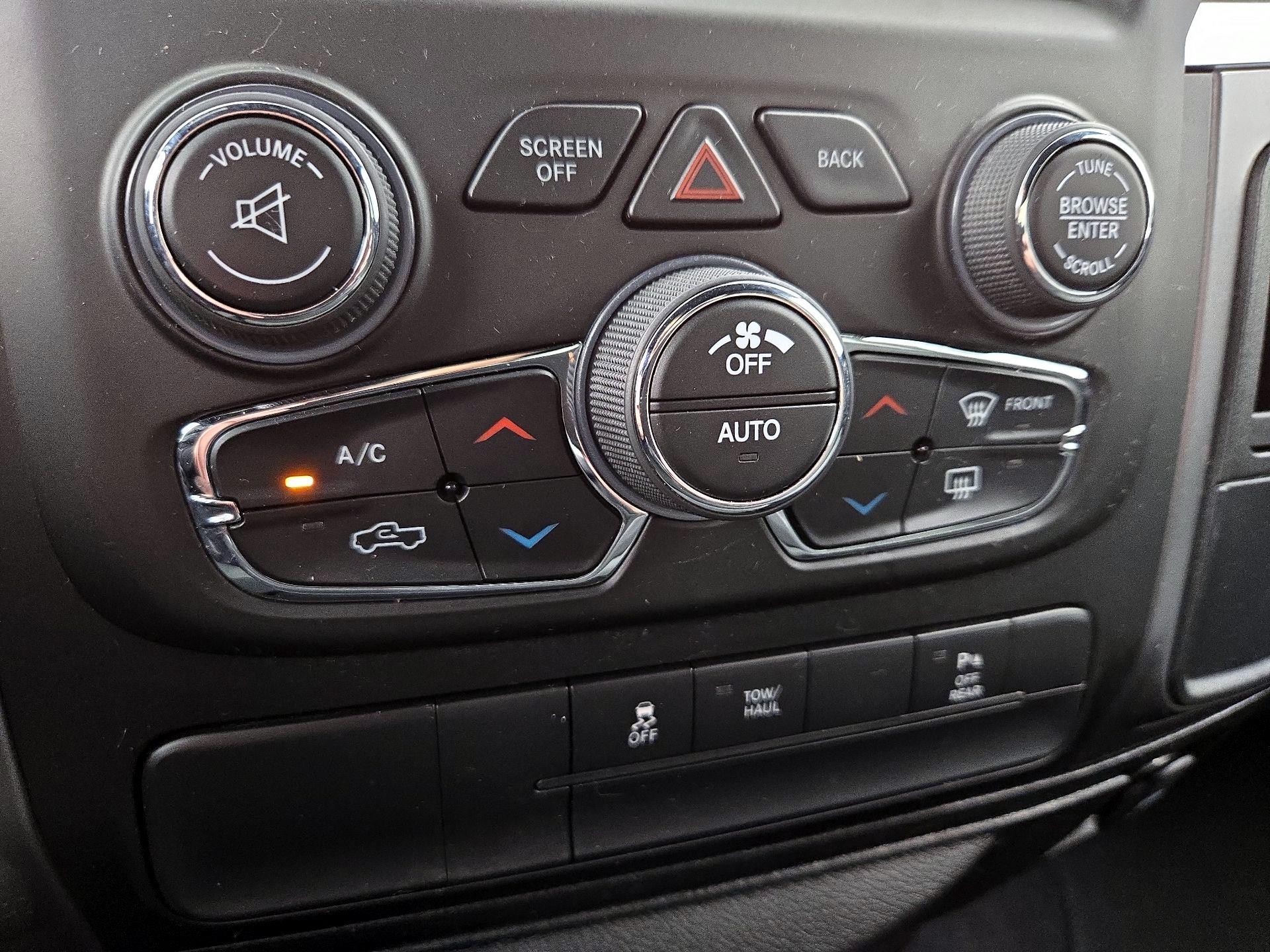 Thumbnail: 2022 RAM 1500 Classic - 16