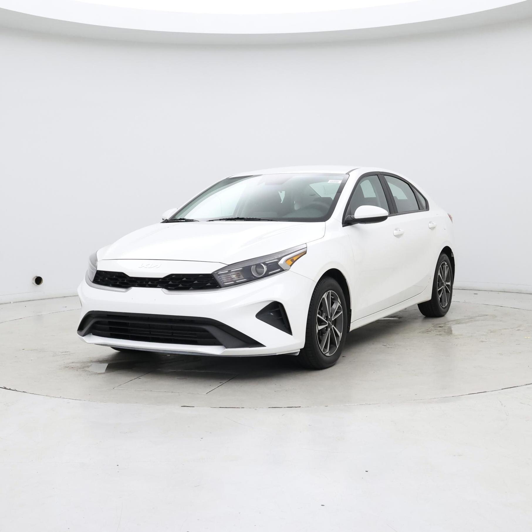 Thumbnail: 2023 Kia Forte - 4