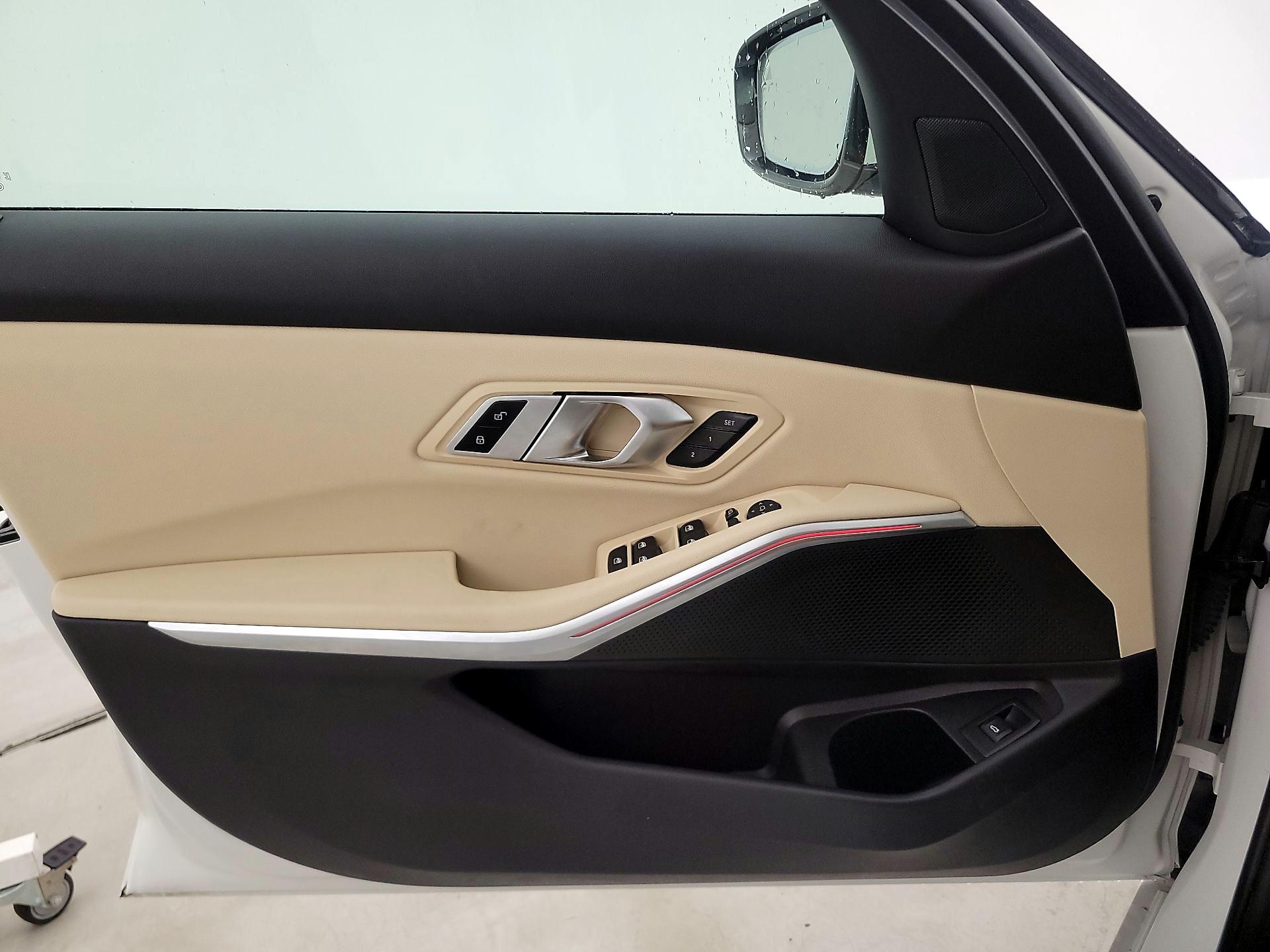Thumbnail: 2021 BMW 3 Series - 12