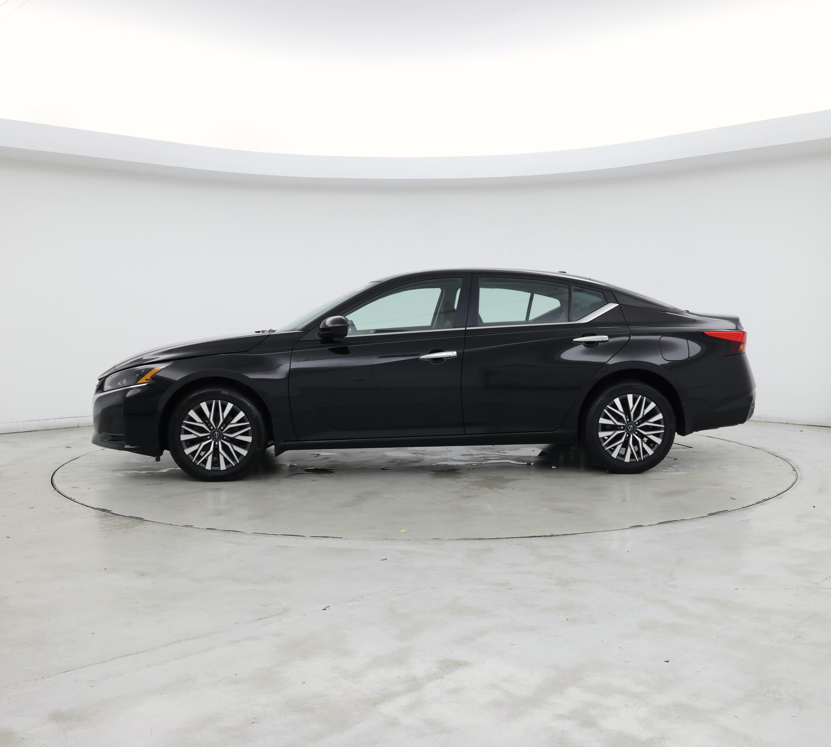 Thumbnail: 2023 Nissan Altima - 3
