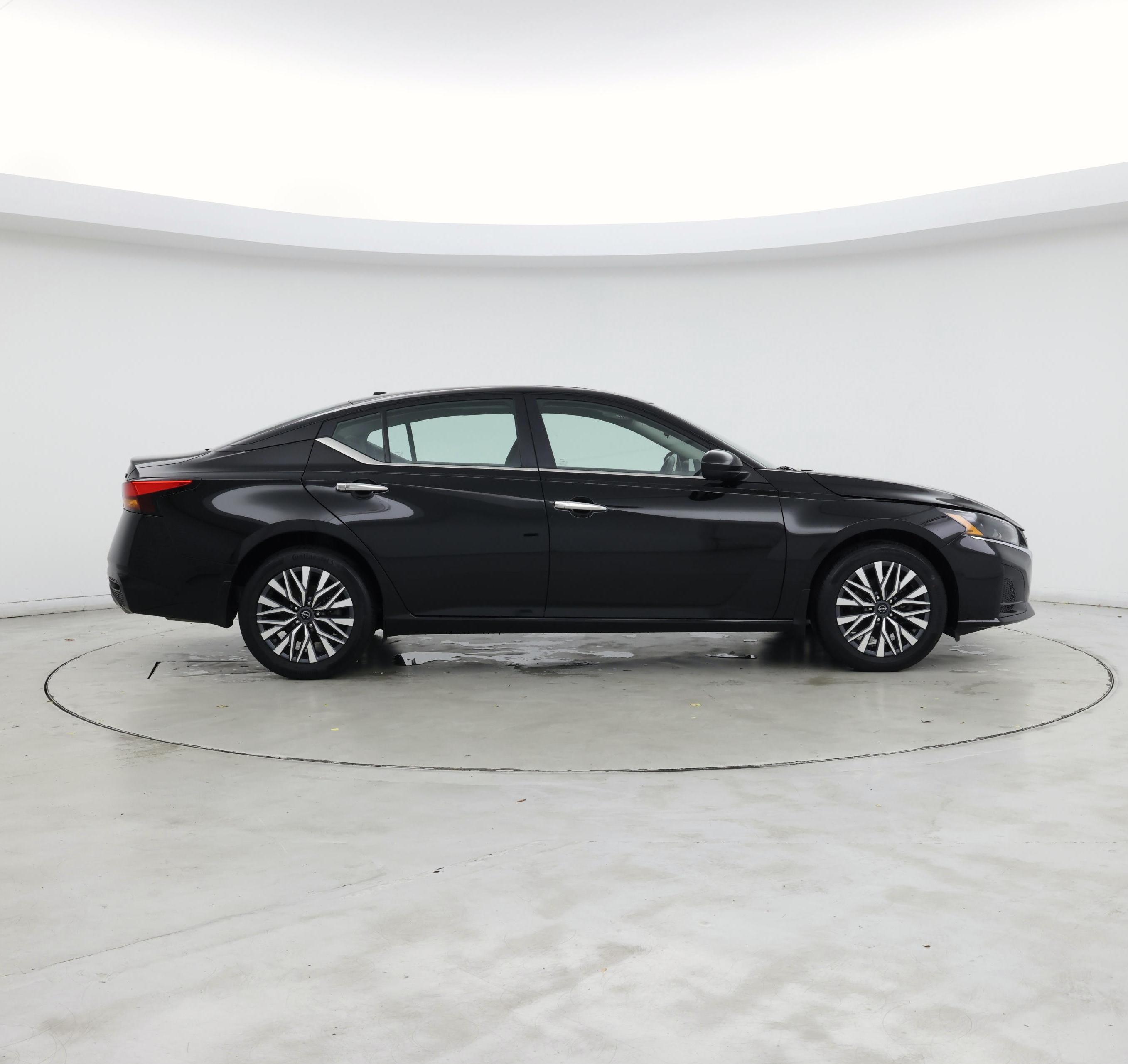 Thumbnail: 2023 Nissan Altima - 7