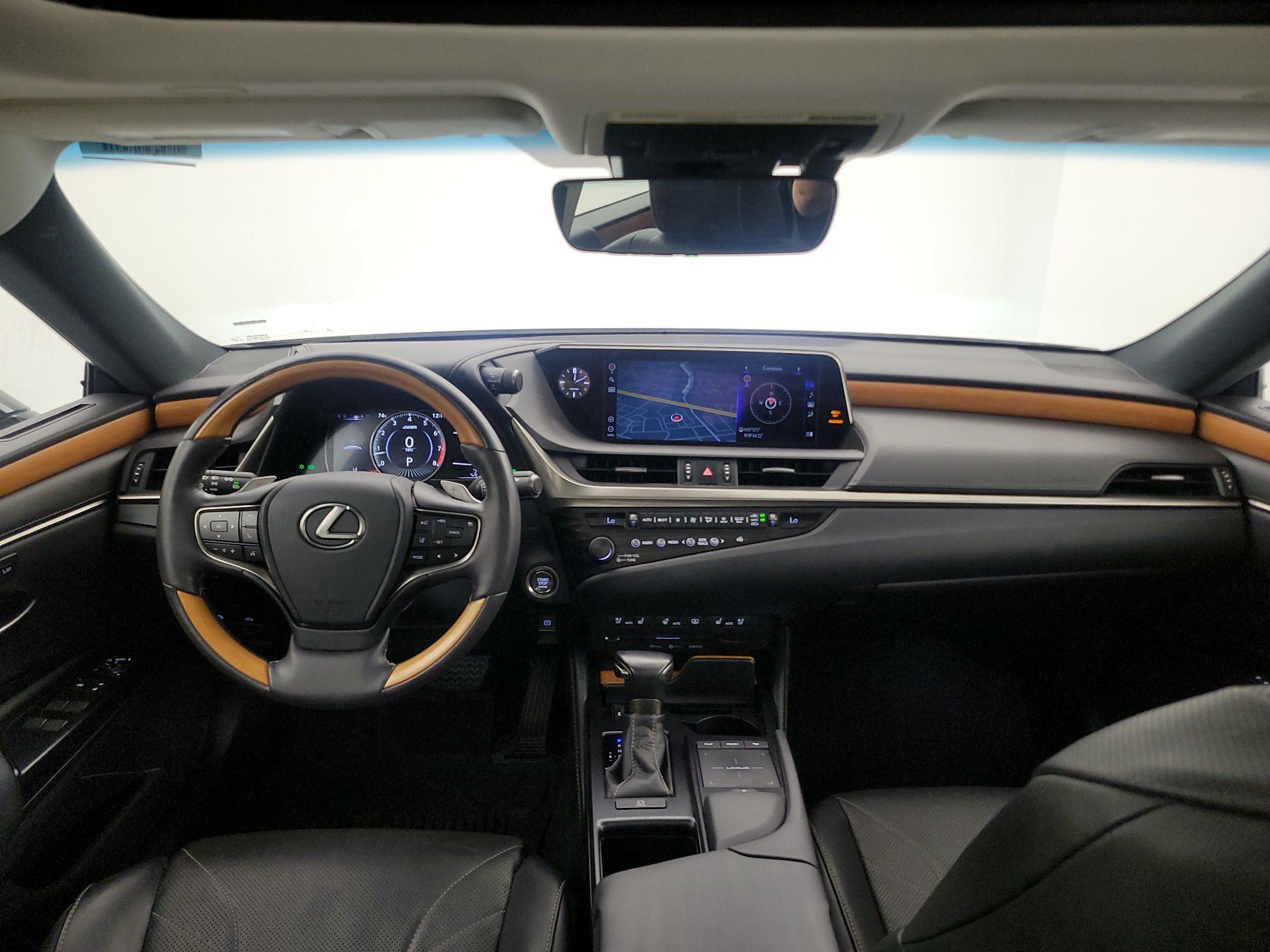 Thumbnail: 2020 Lexus ES - 9