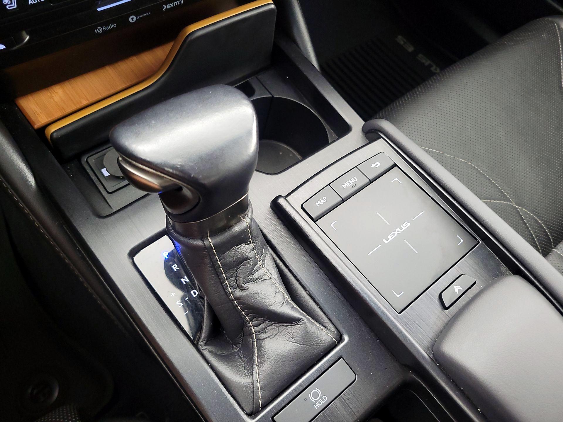 Thumbnail: 2020 Lexus ES - 18
