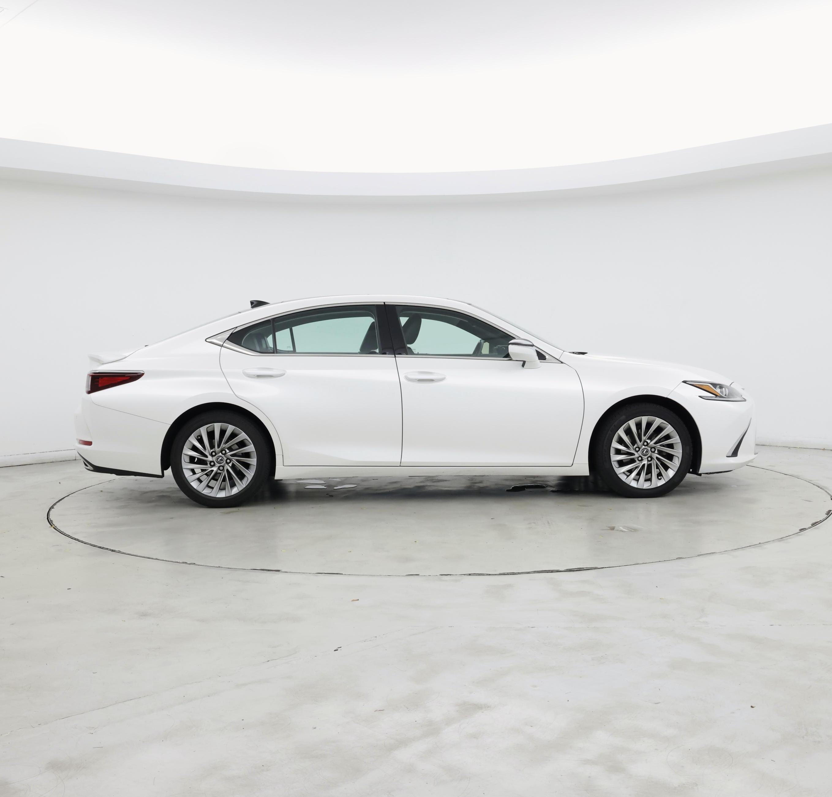 Thumbnail: 2020 Lexus ES - 7