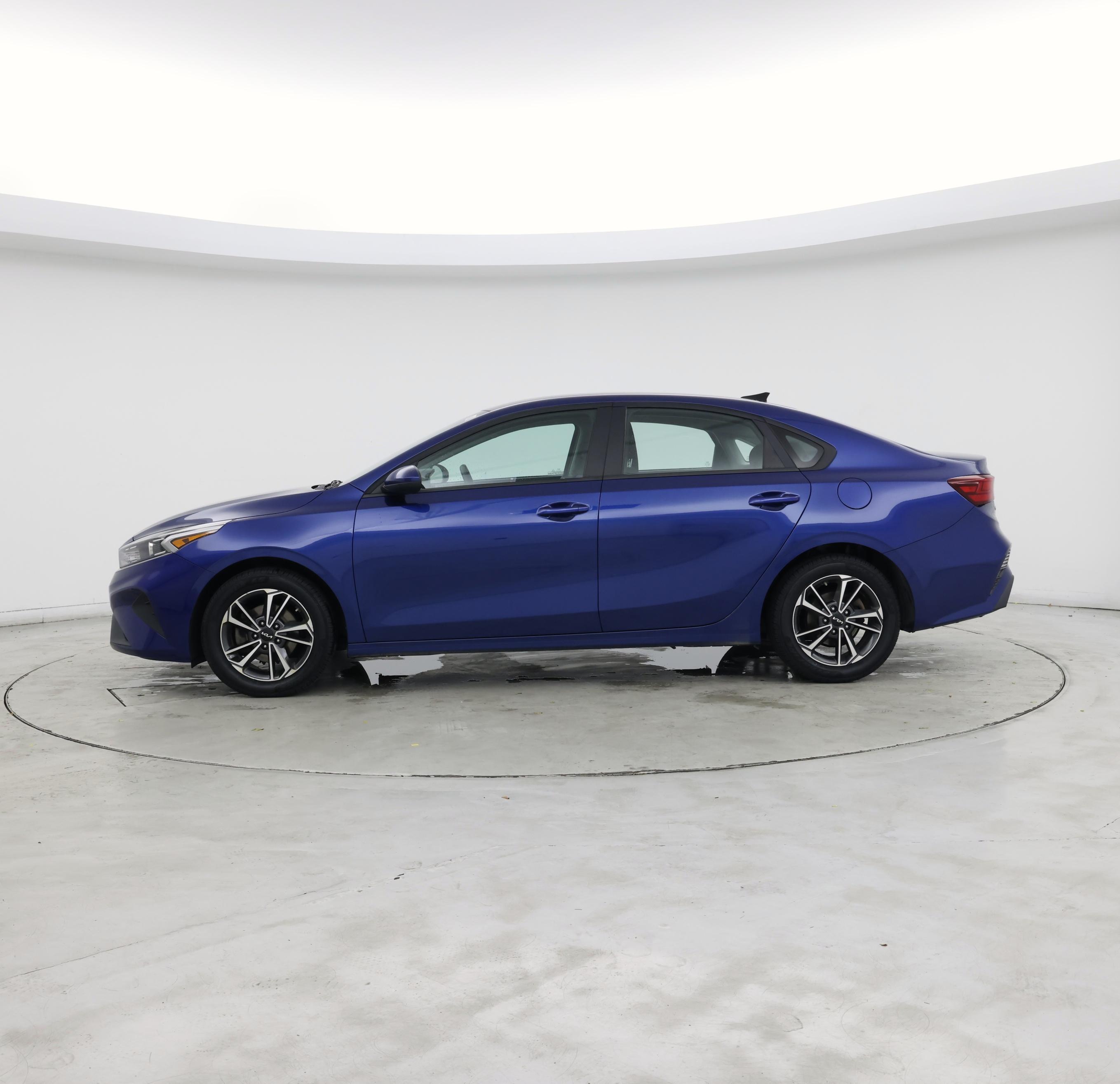 Thumbnail: 2022 Kia Forte - 3