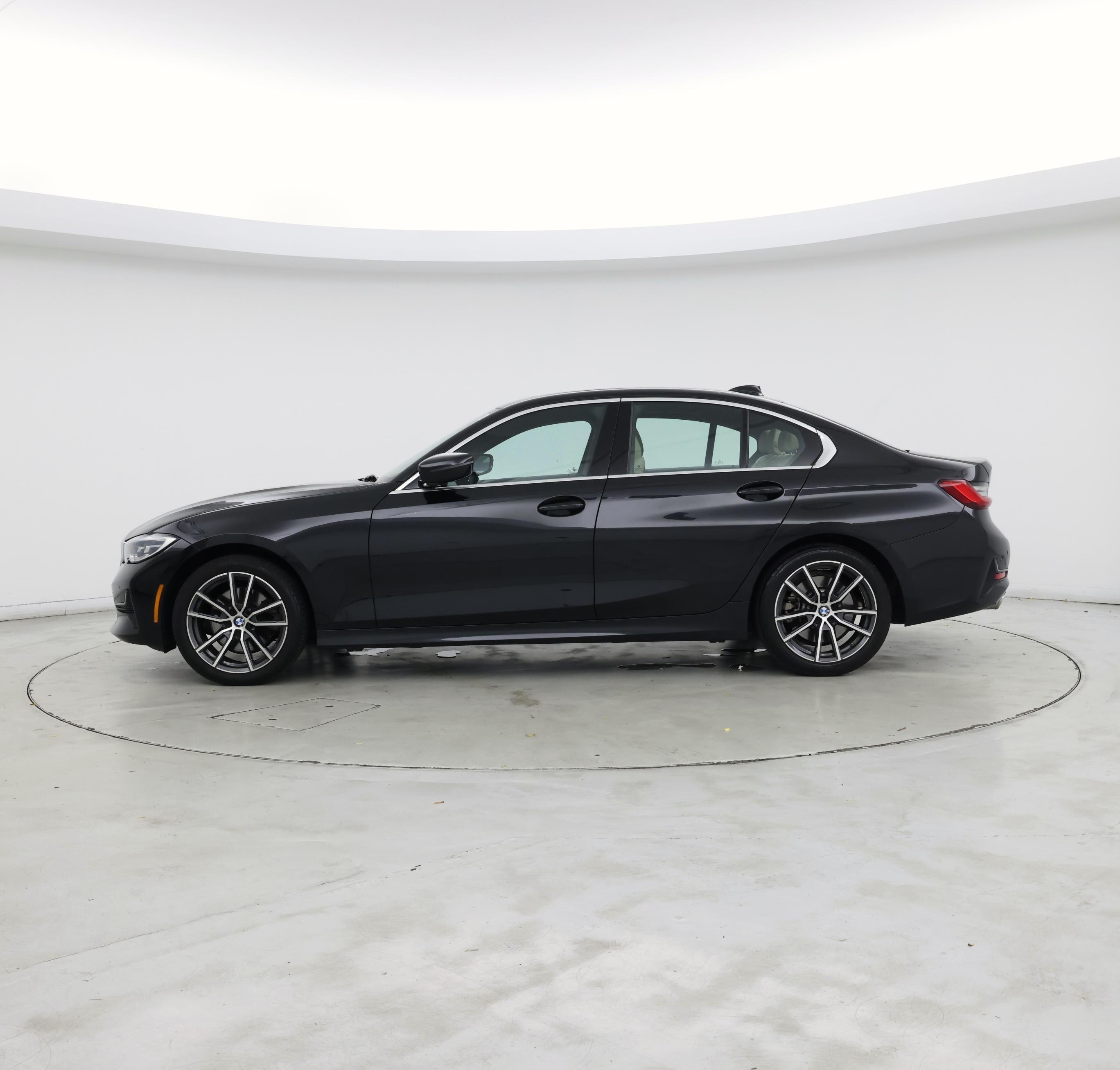 Thumbnail: 2021 BMW 3 Series - 3