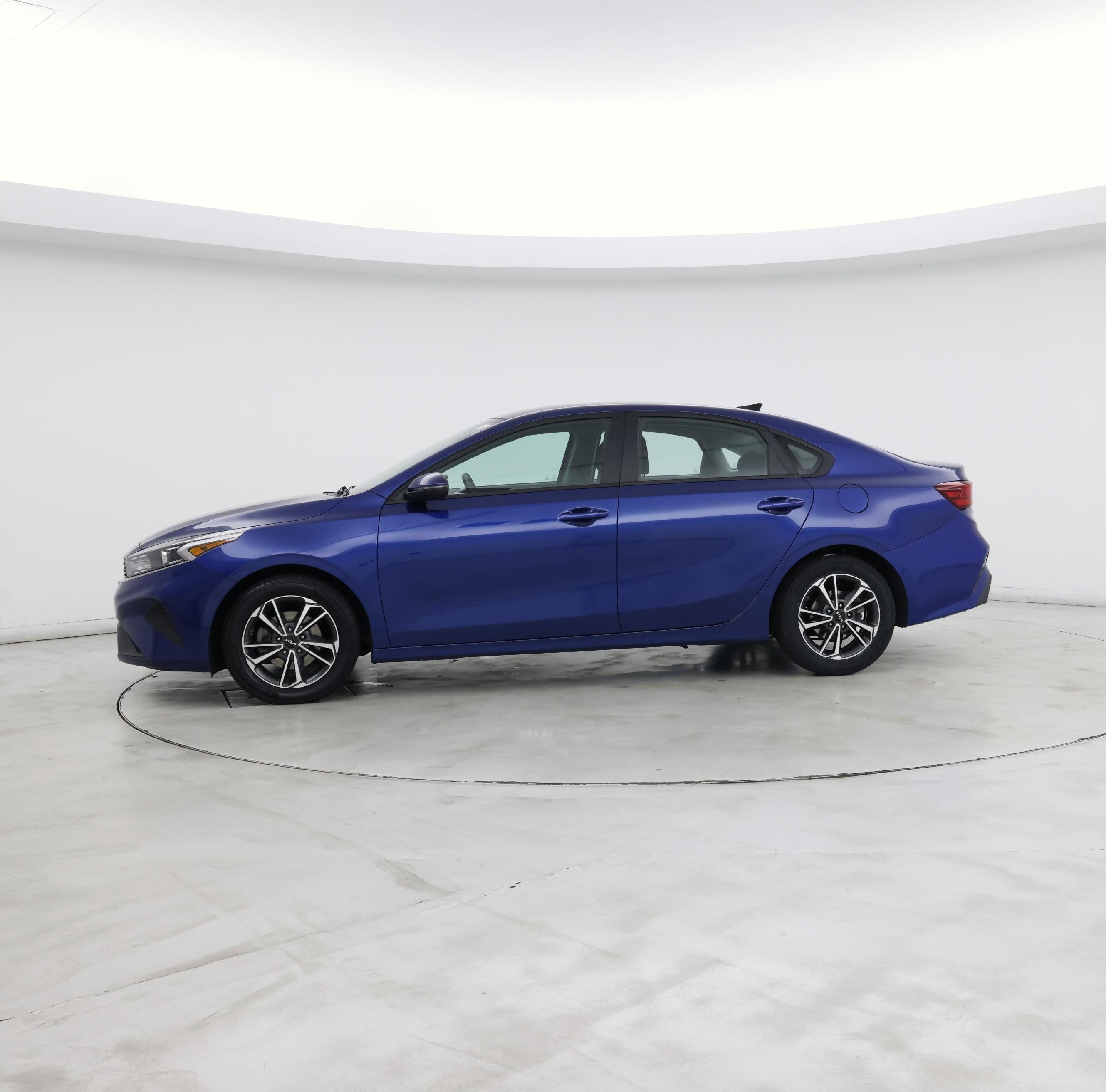 Thumbnail: 2022 Kia Forte - 3