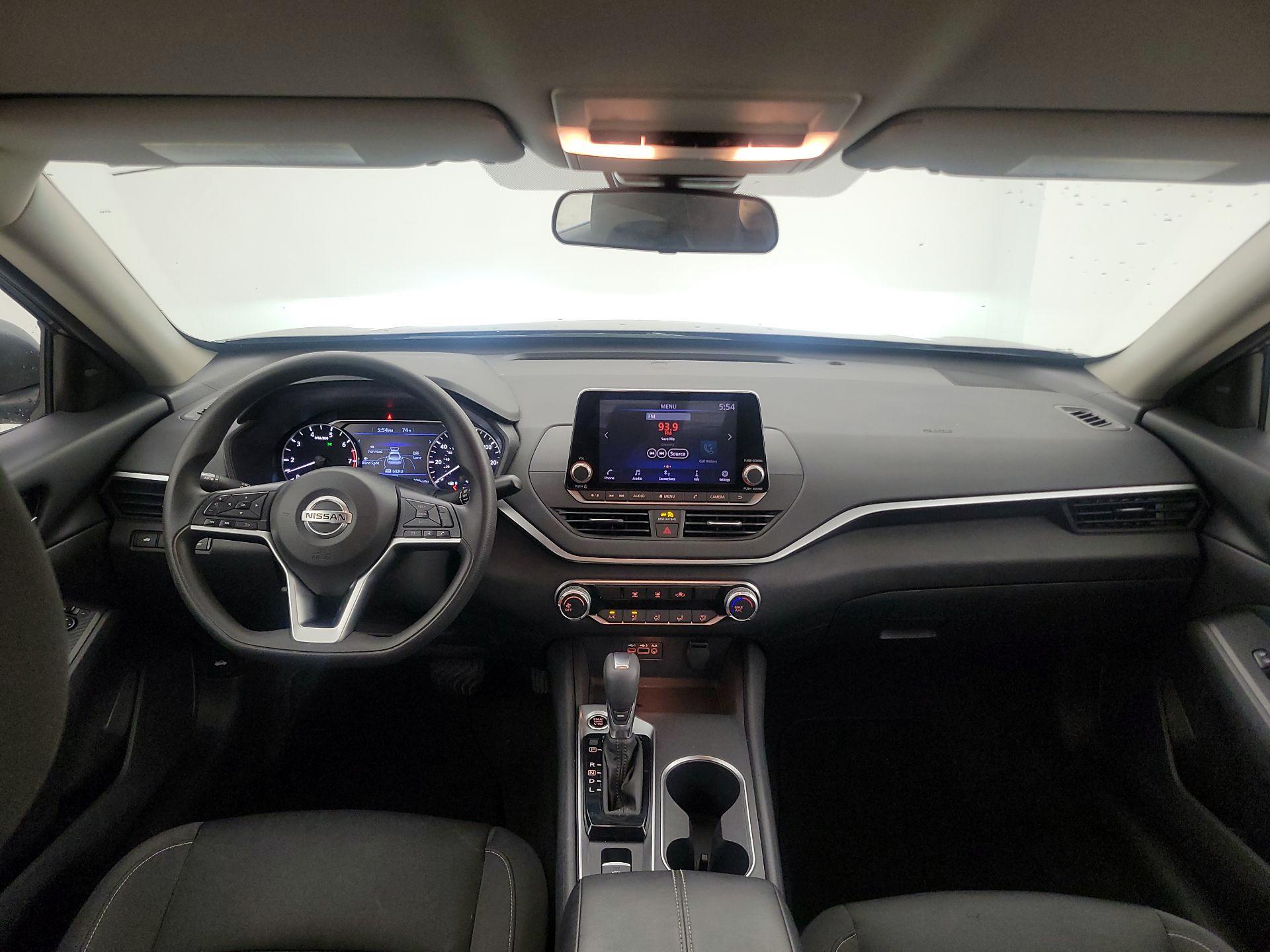 Thumbnail: 2022 Nissan Altima - 9