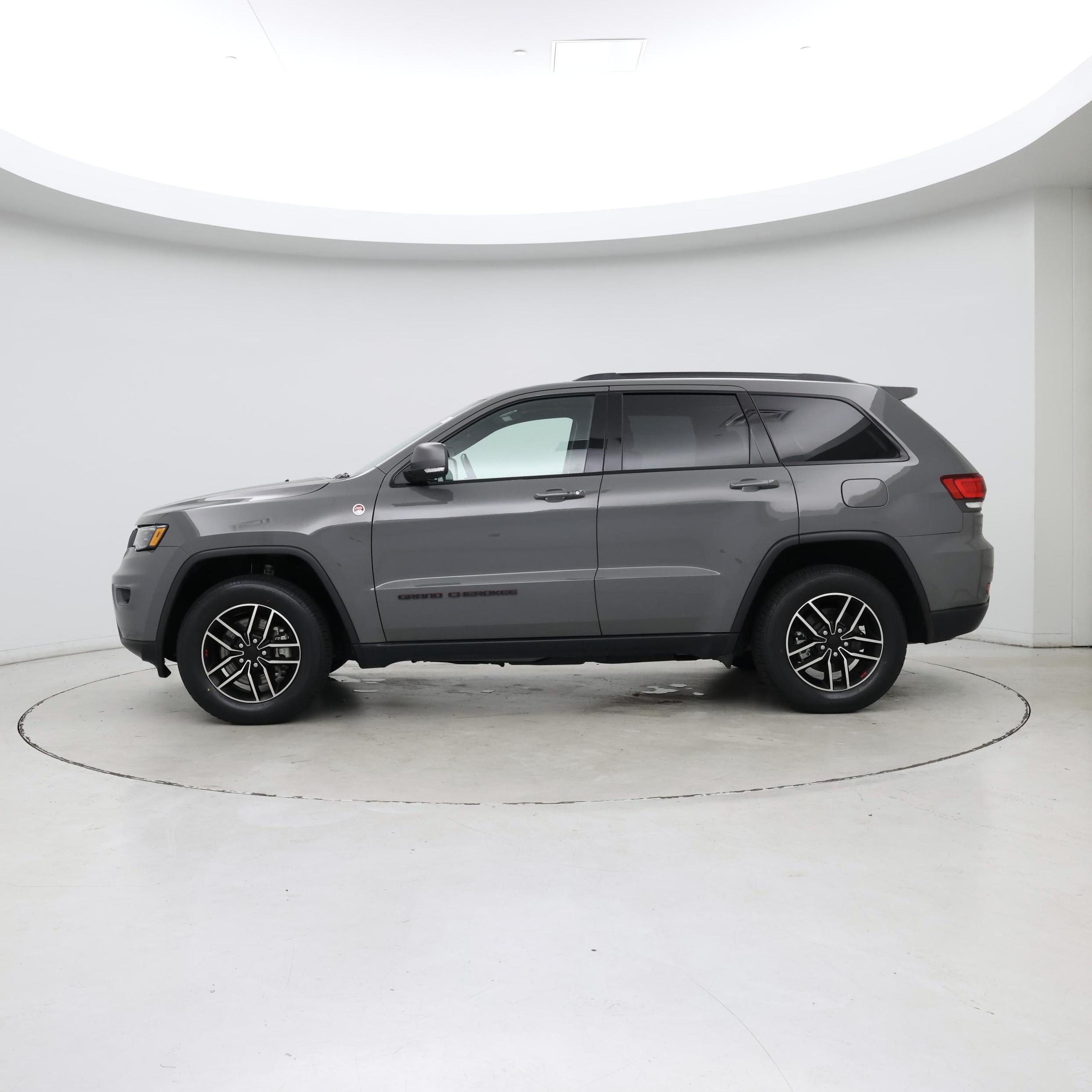 Thumbnail: 2021 Jeep Grand Cherokee - 3