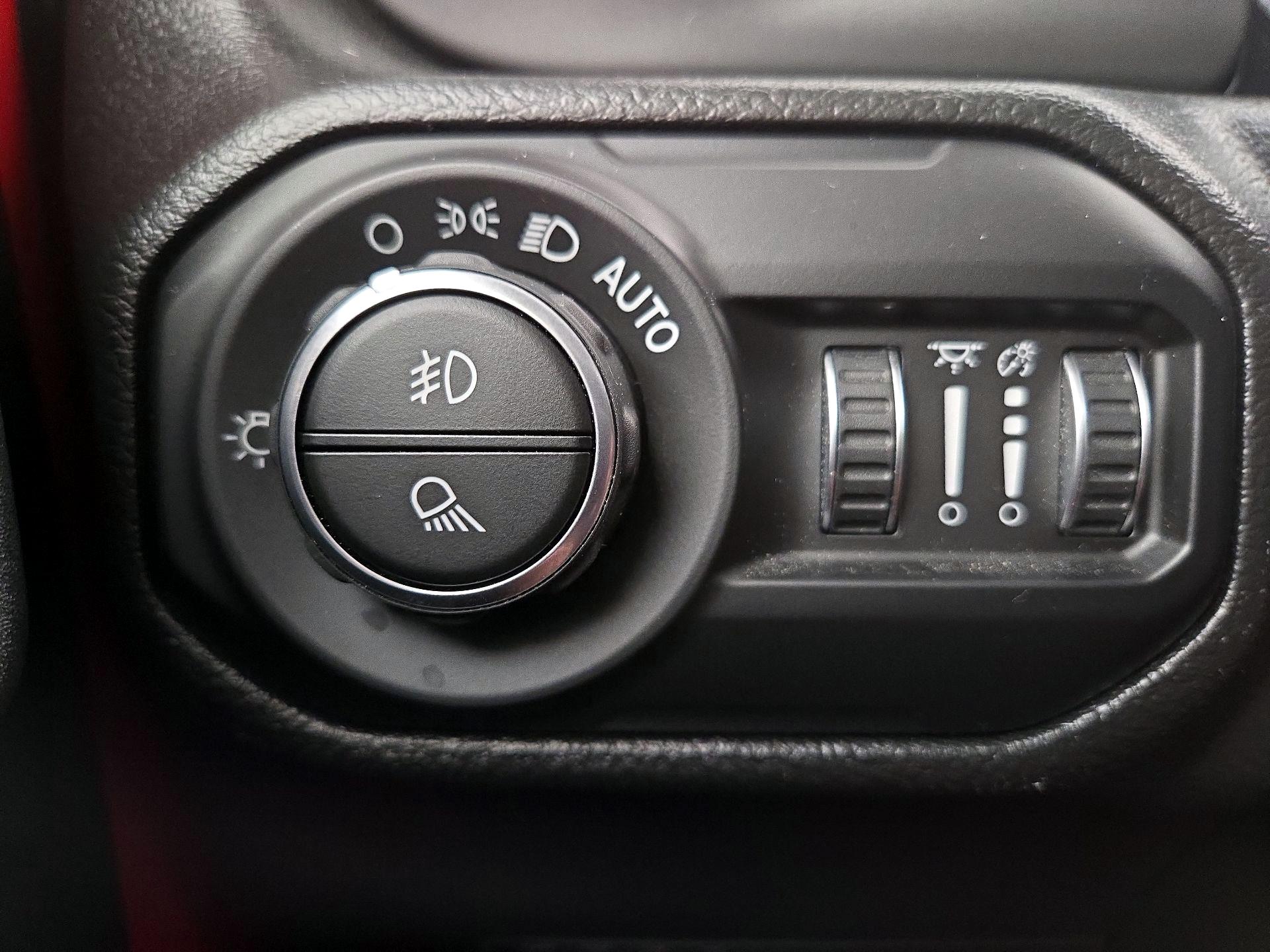 Thumbnail: 2022 Jeep Gladiator - 13
