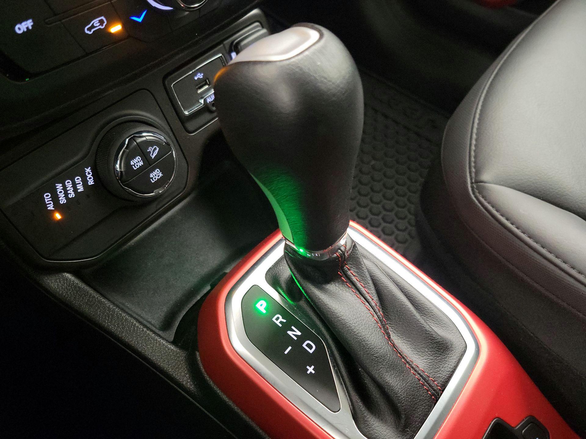 Thumbnail: 2021 Jeep Renegade - 18