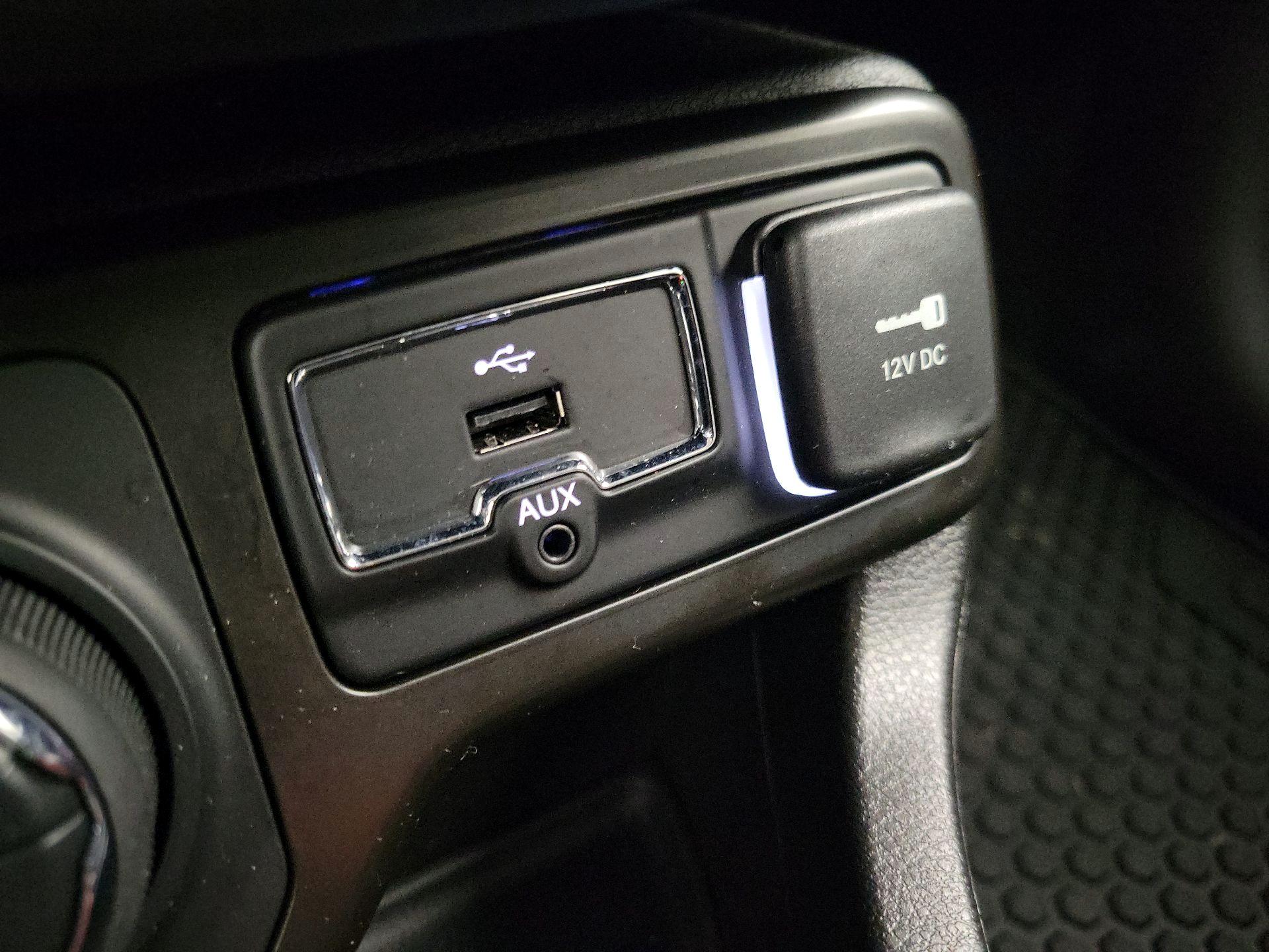 Thumbnail: 2021 Jeep Renegade - 19