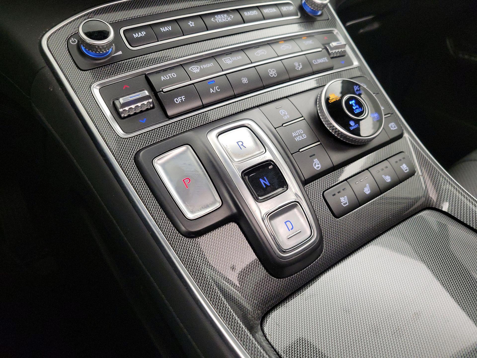 Thumbnail: 2022 Hyundai Santa Fe - 17
