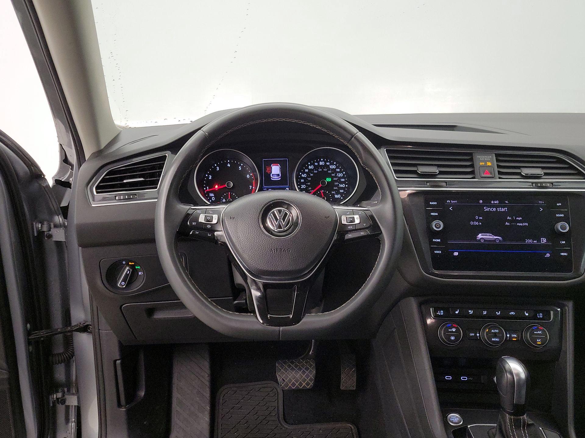Thumbnail: 2021 Volkswagen Tiguan - 10
