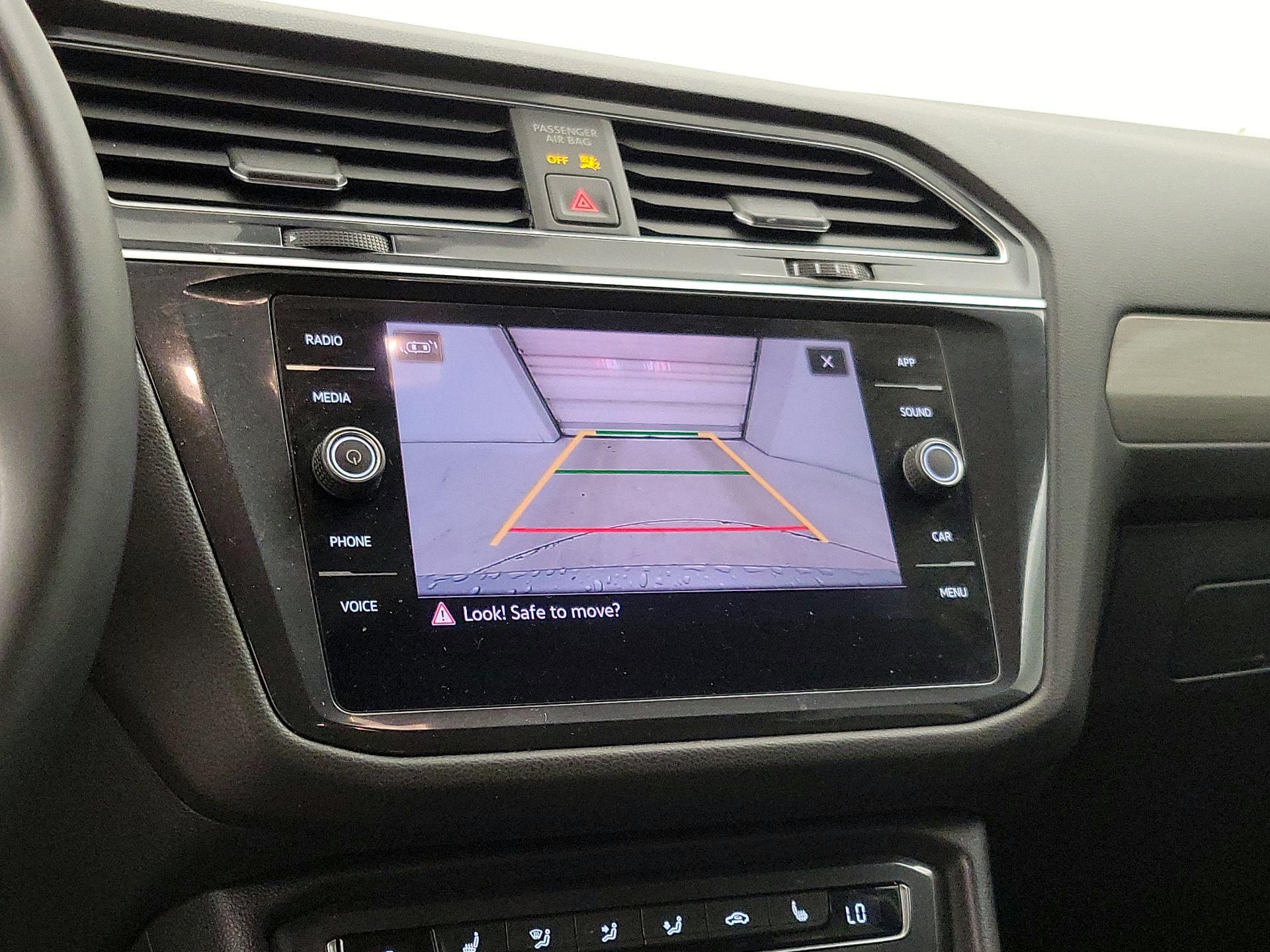 Thumbnail: 2021 Volkswagen Tiguan - 14