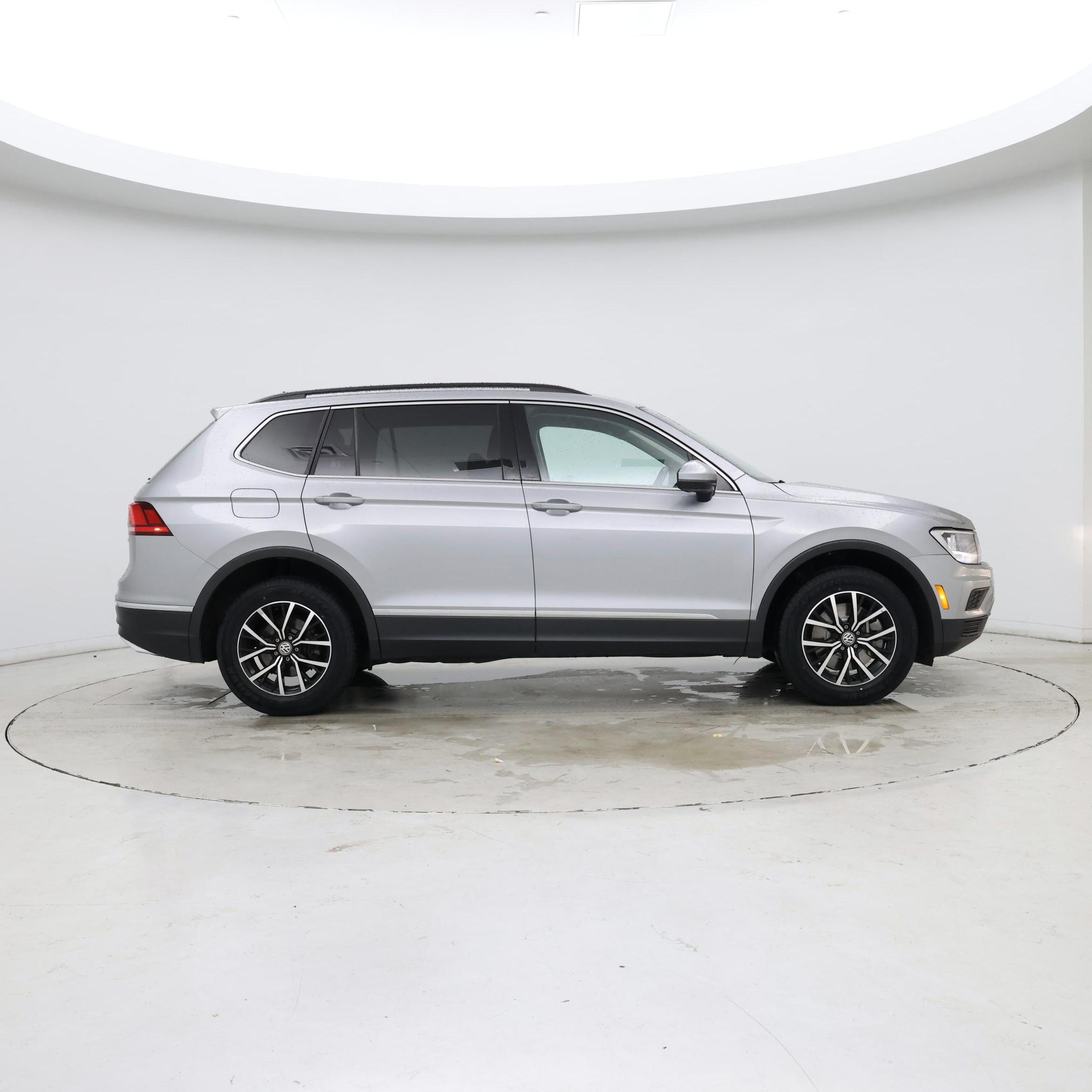 Thumbnail: 2021 Volkswagen Tiguan - 7