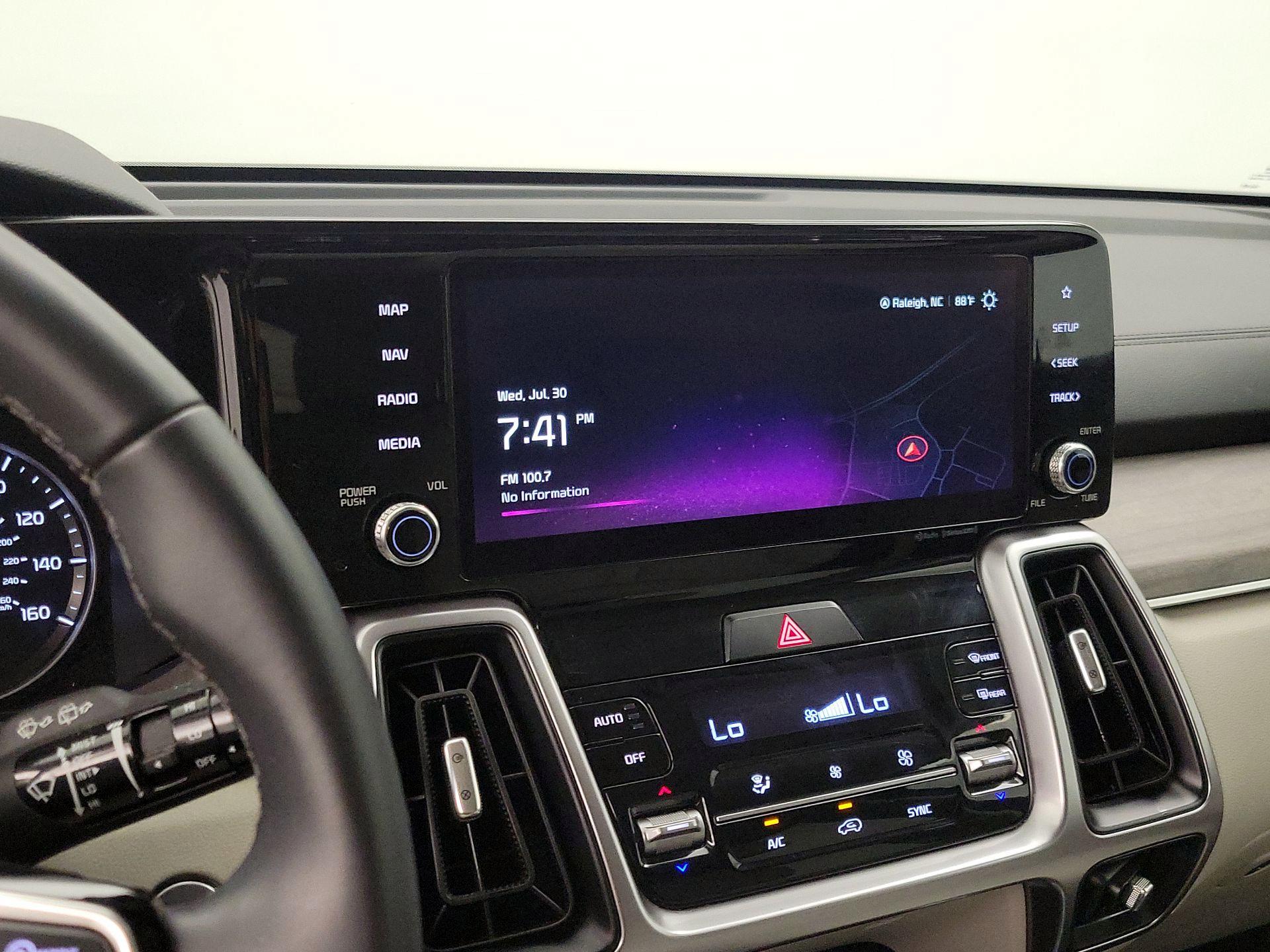 Thumbnail: 2023 Kia Sorento - 15