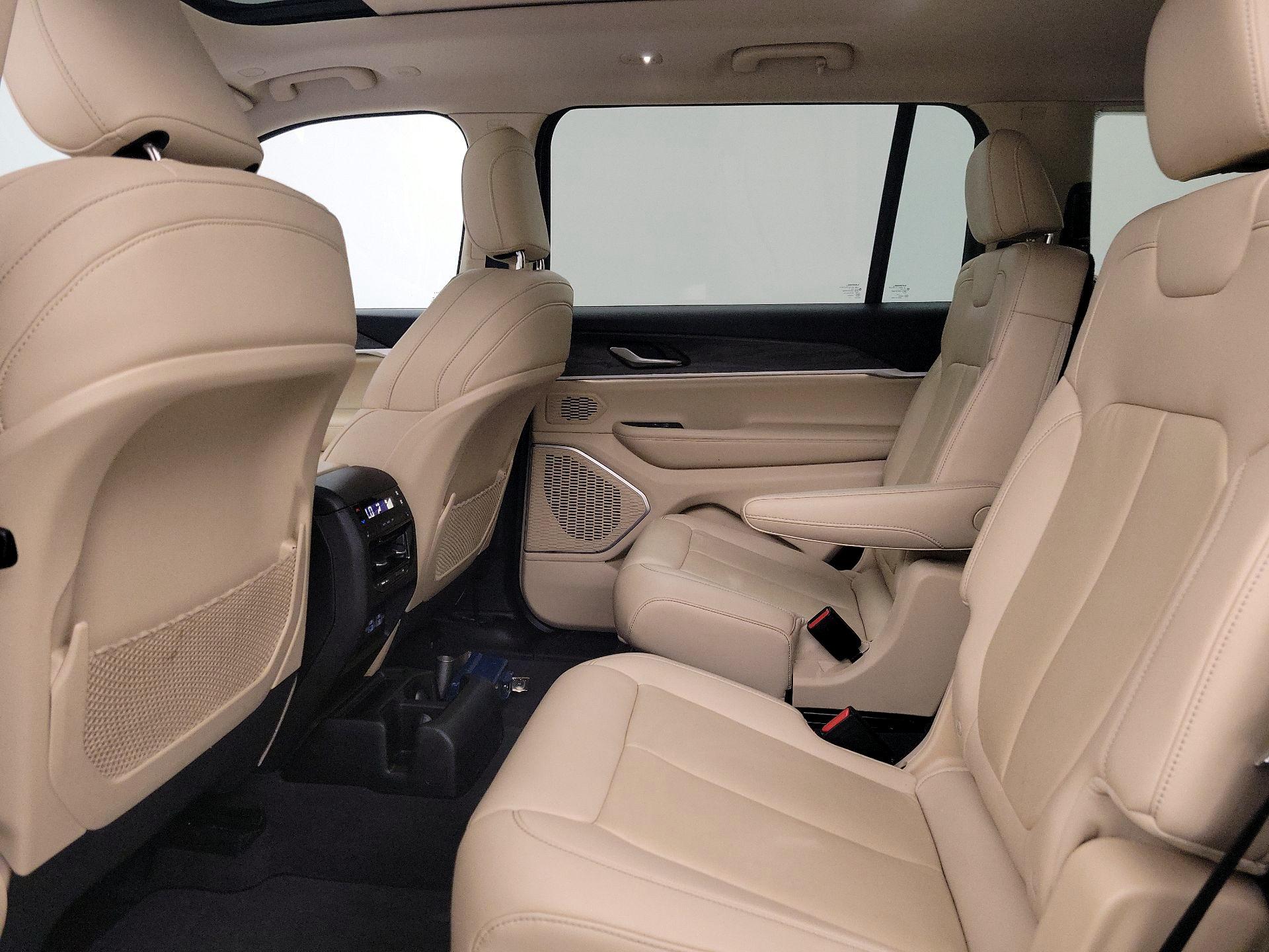 Thumbnail: 2021 Jeep Grand Cherokee L - 20