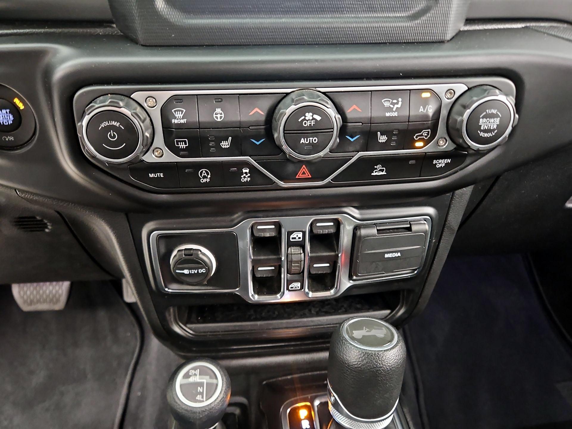 Thumbnail: 2022 Jeep Wrangler - 16