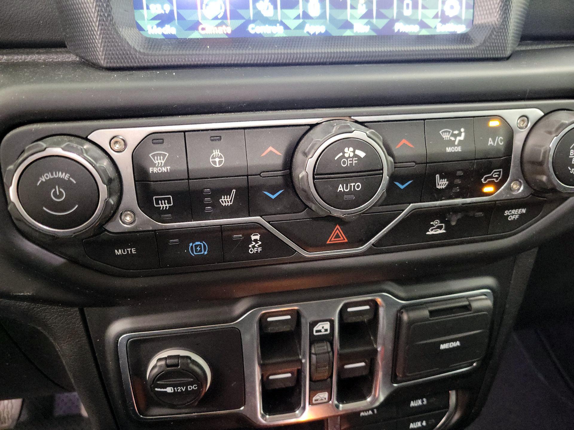 Thumbnail: 2021 Jeep Wrangler - 17