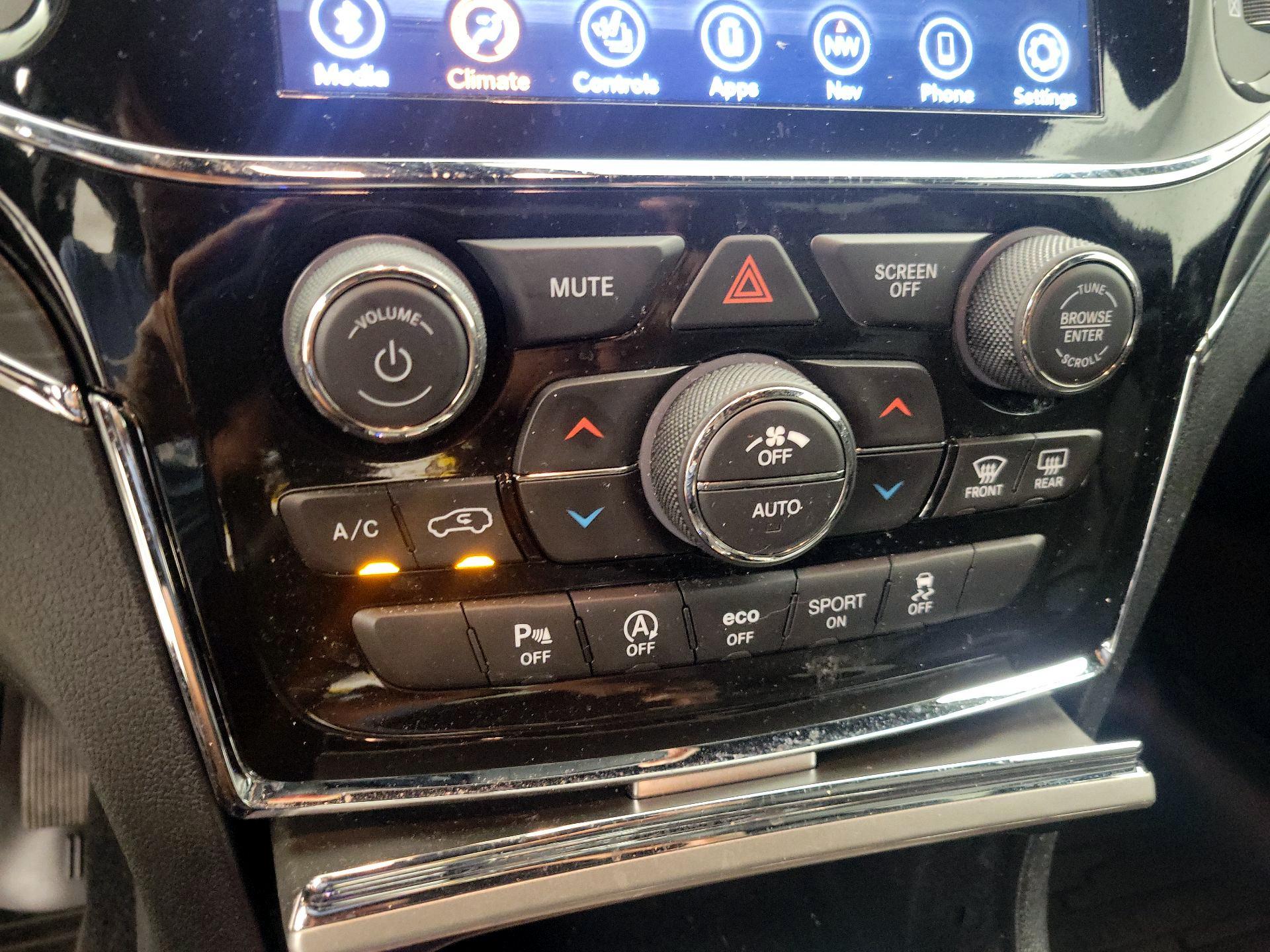 Thumbnail: 2021 Jeep Grand Cherokee - 17