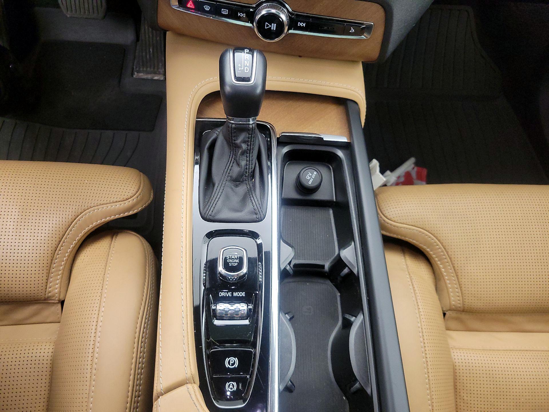 Thumbnail: 2019 Volvo XC90 - 18